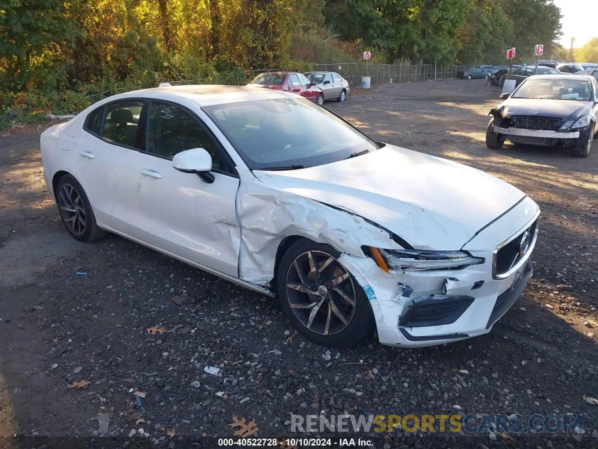 6 Photograph of a damaged car 7JR102FK6LG045434 VOLVO S60 2020