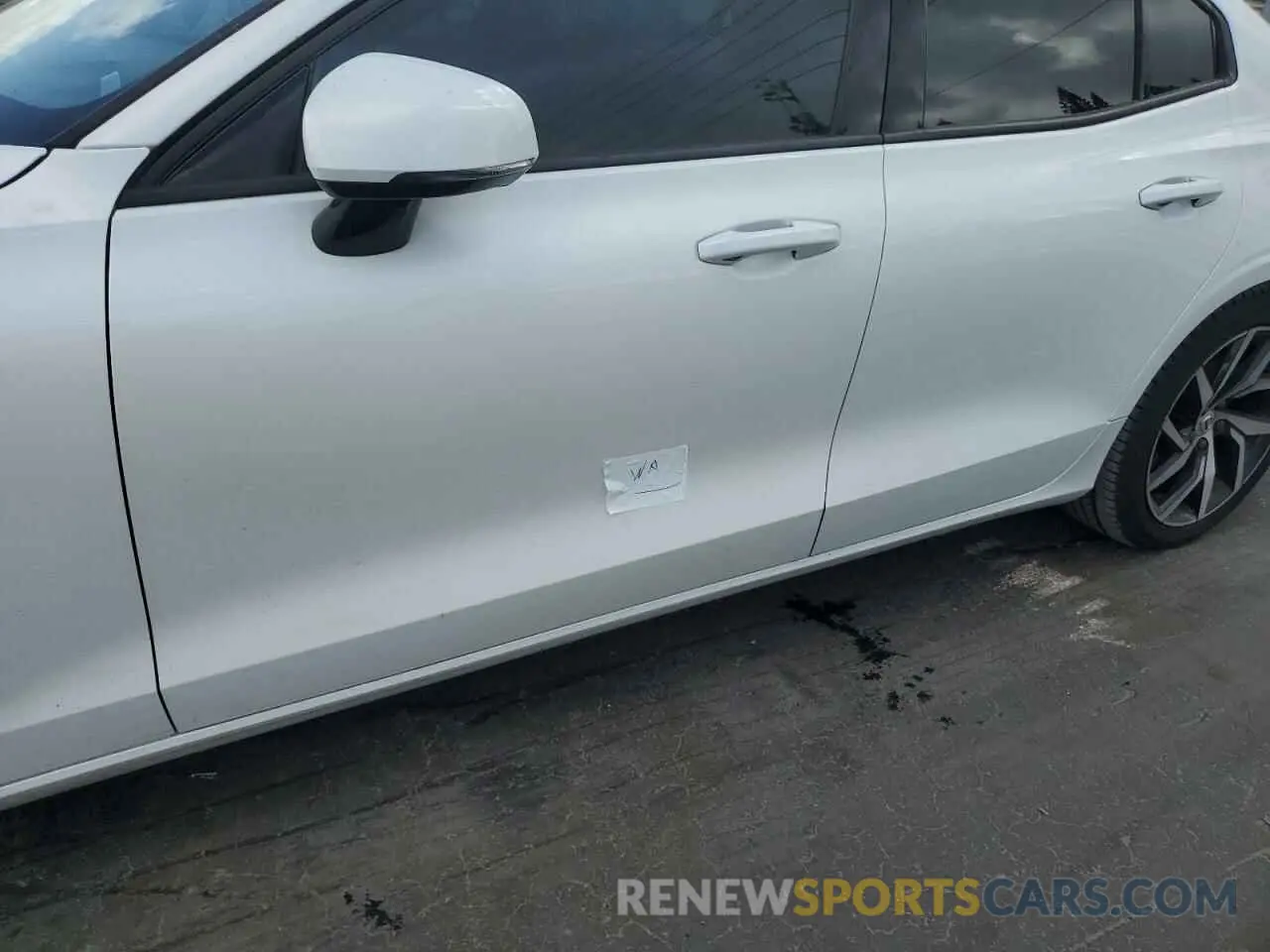 12 Photograph of a damaged car 7JR102FK6LG049841 VOLVO S60 2020