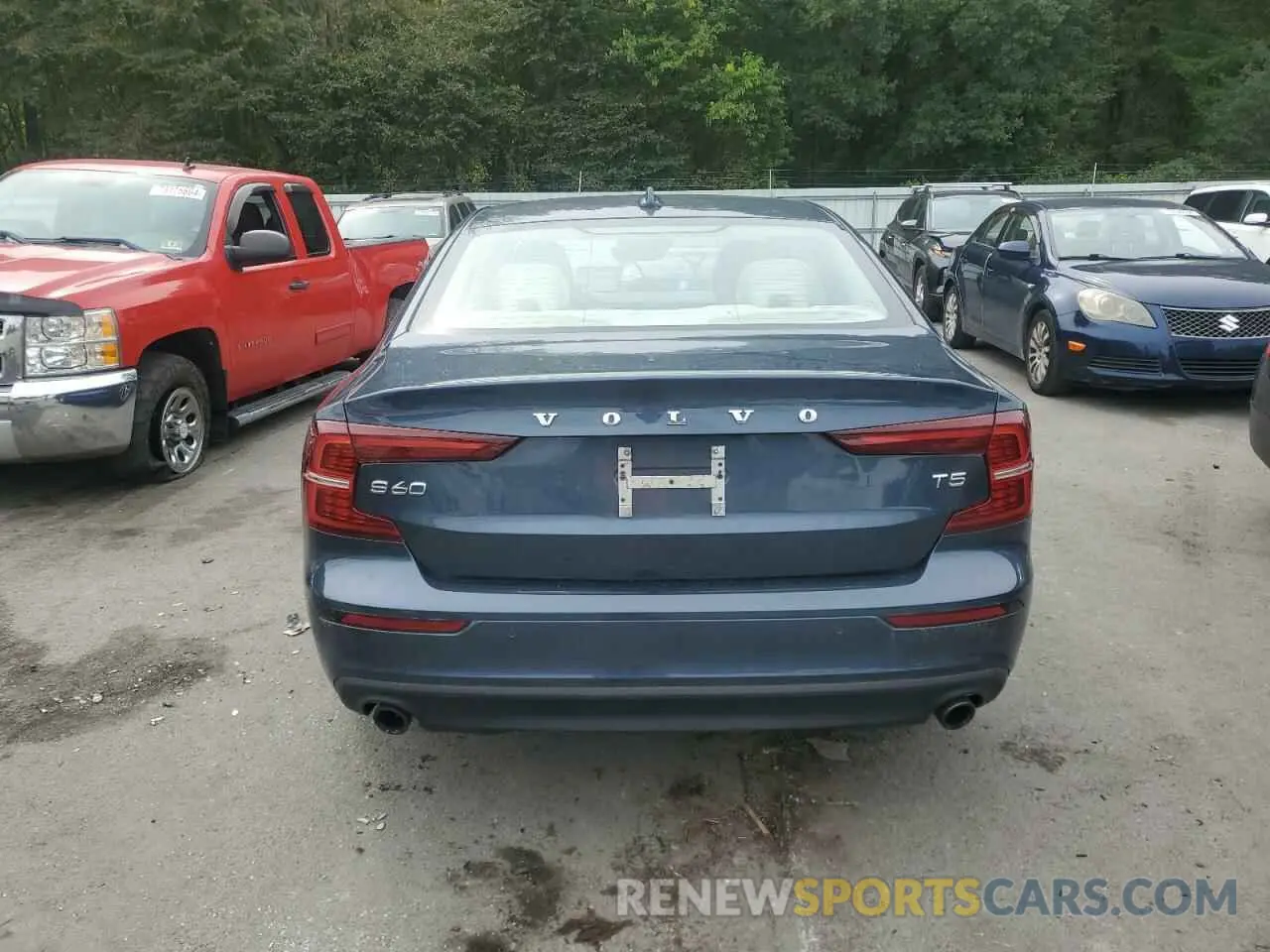 6 Photograph of a damaged car 7JR102FK7LG064834 VOLVO S60 2020