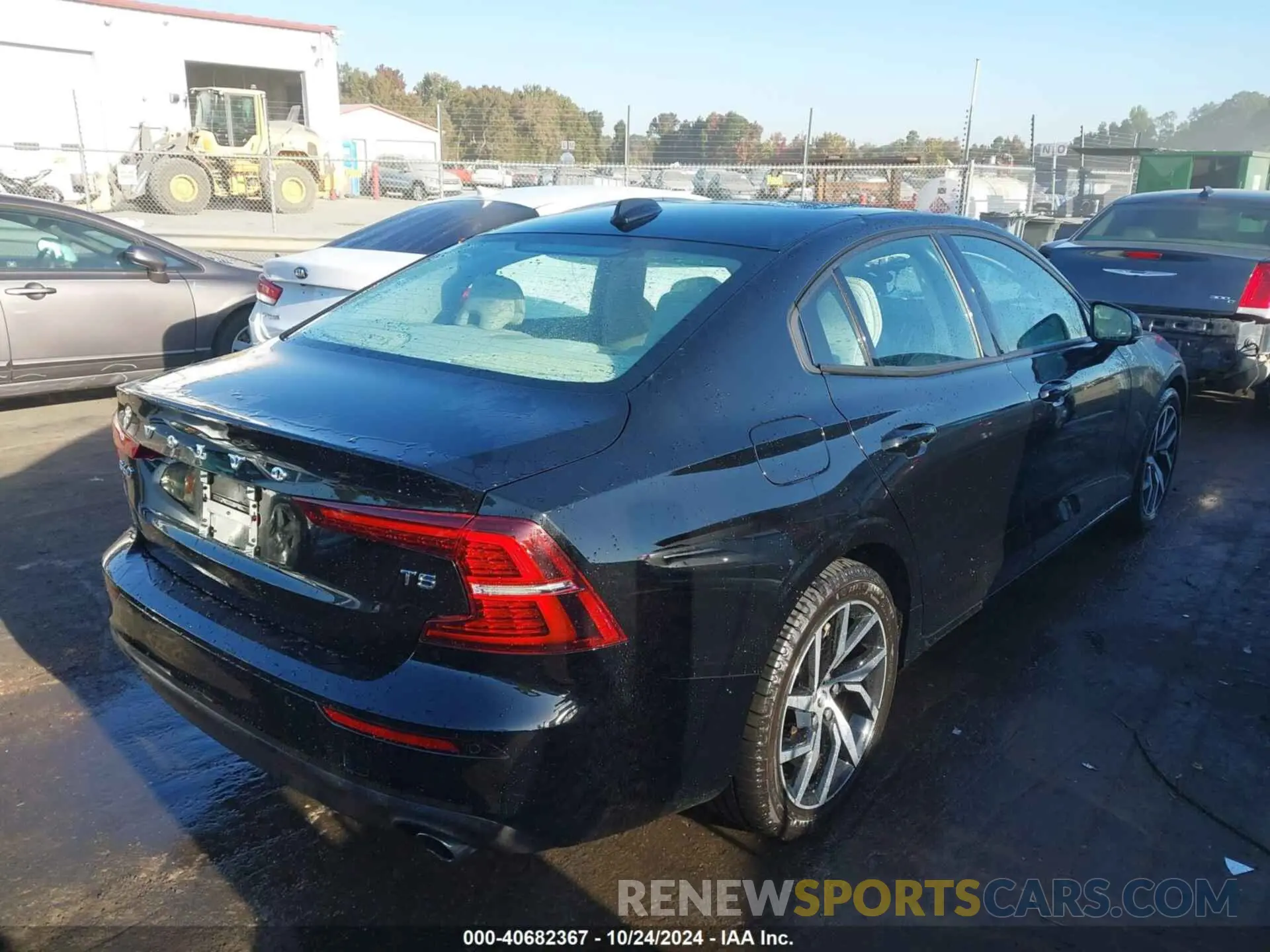 4 Фотография поврежденного автомобиля 7JR102FK7LG065630 VOLVO S60 2020
