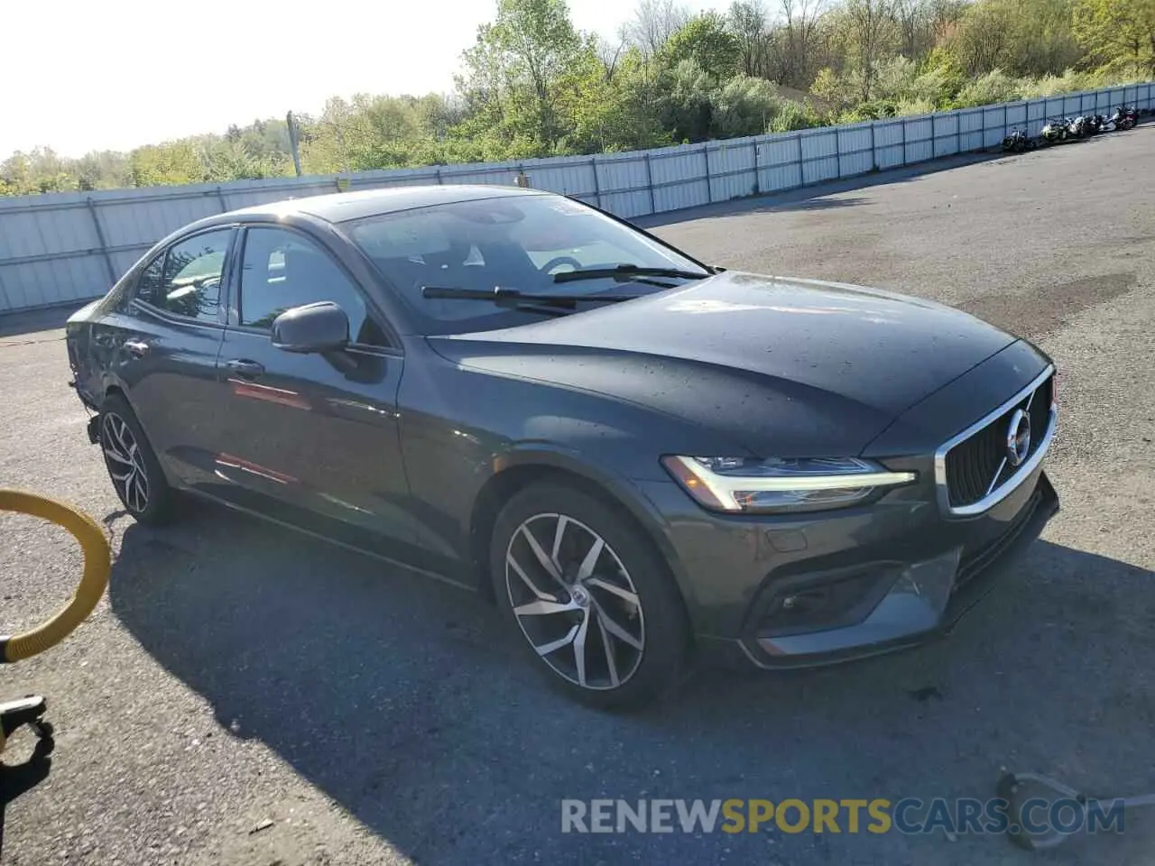 4 Photograph of a damaged car 7JR102FK8LG045144 VOLVO S60 2020