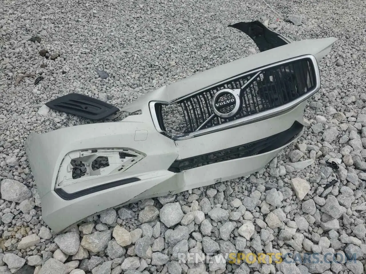 12 Photograph of a damaged car 7JRA22TK1LG064424 VOLVO S60 2020