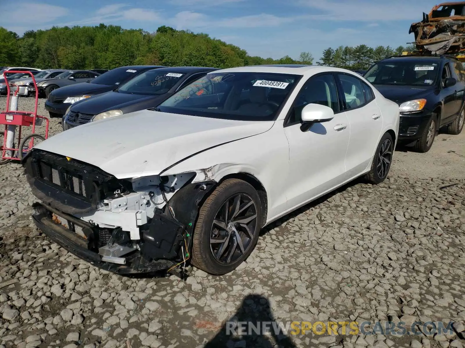 2 Photograph of a damaged car 7JRA22TK1LG072426 VOLVO S60 2020