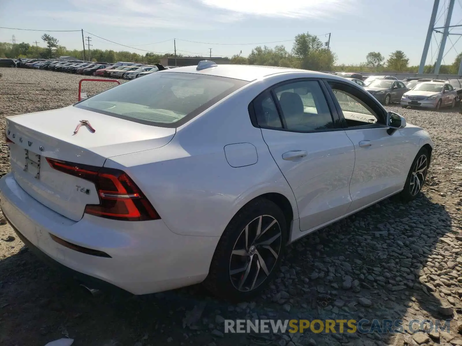 4 Photograph of a damaged car 7JRA22TK1LG072426 VOLVO S60 2020
