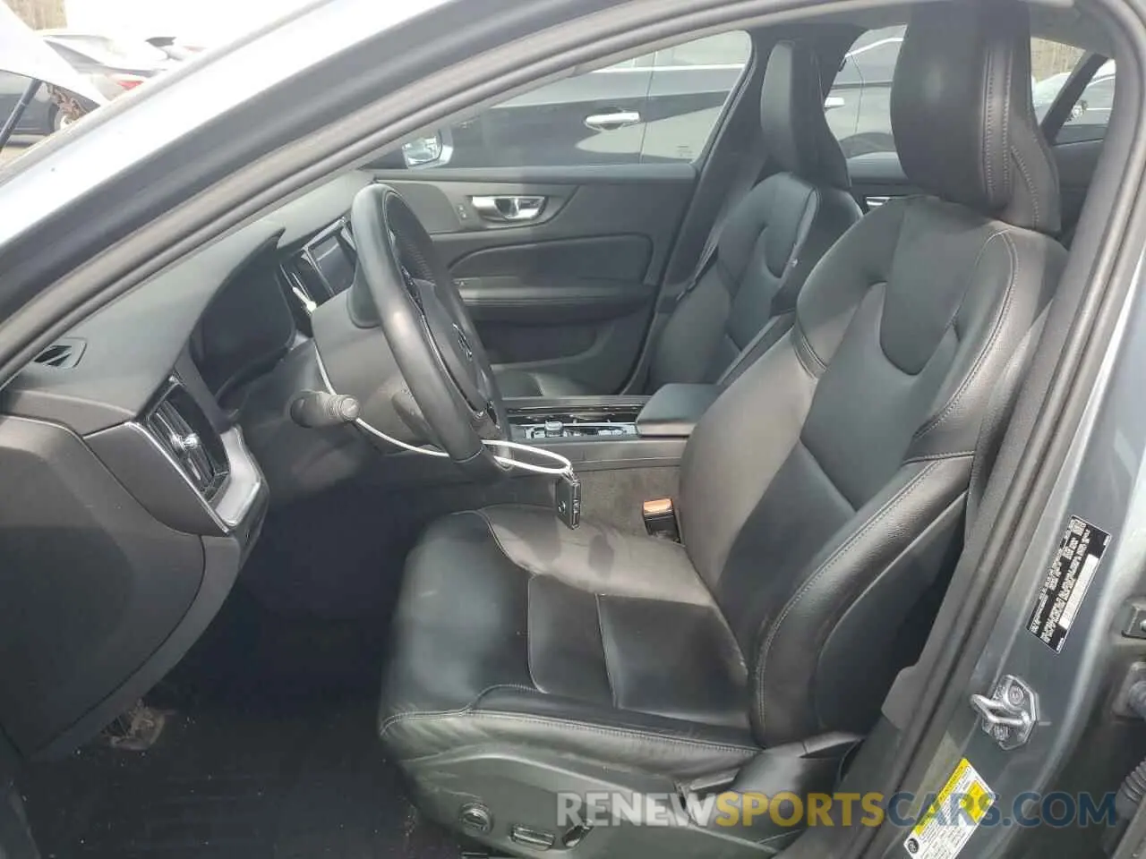 7 Фотография поврежденного автомобиля 7JRA22TK4LG065552 VOLVO S60 2020