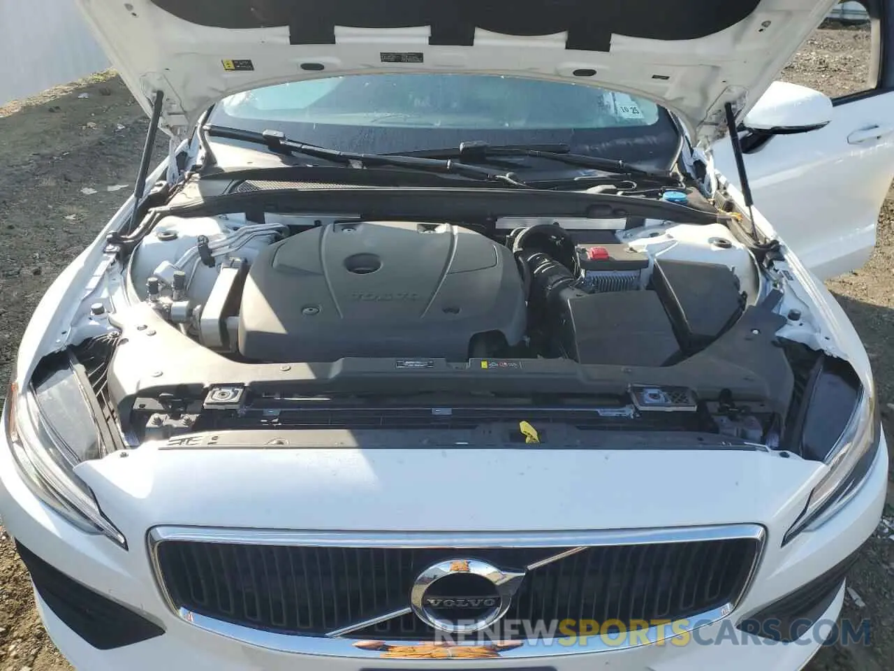 11 Photograph of a damaged car 7JRA22TK4LG065924 VOLVO S60 2020