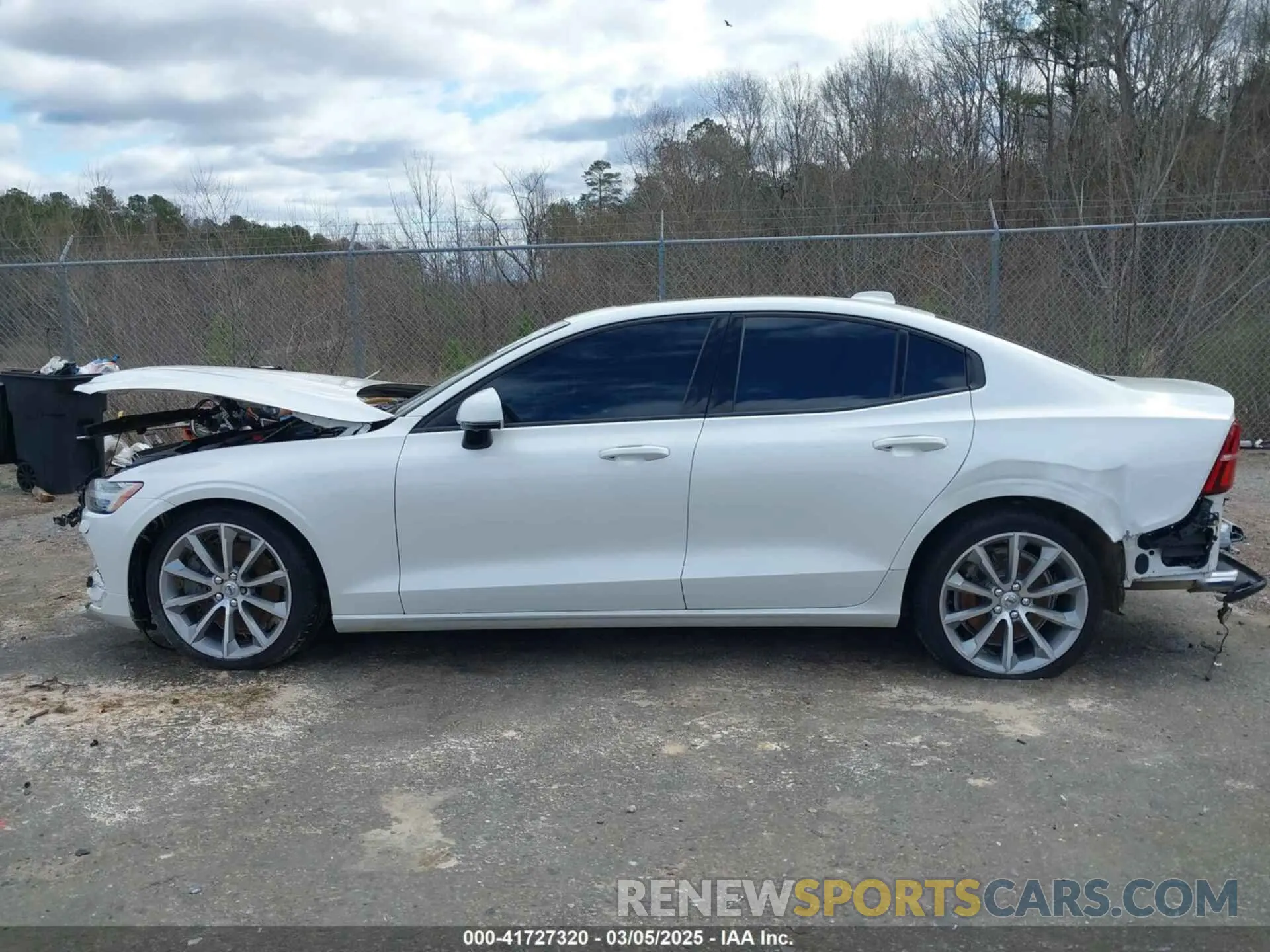 14 Photograph of a damaged car 7JRA22TK7LG057607 VOLVO S60 2020