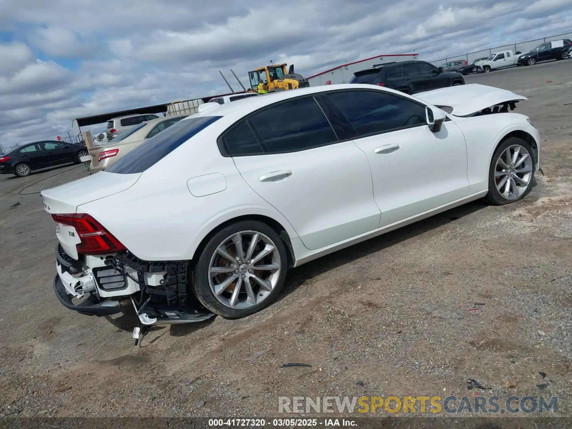 4 Photograph of a damaged car 7JRA22TK7LG057607 VOLVO S60 2020