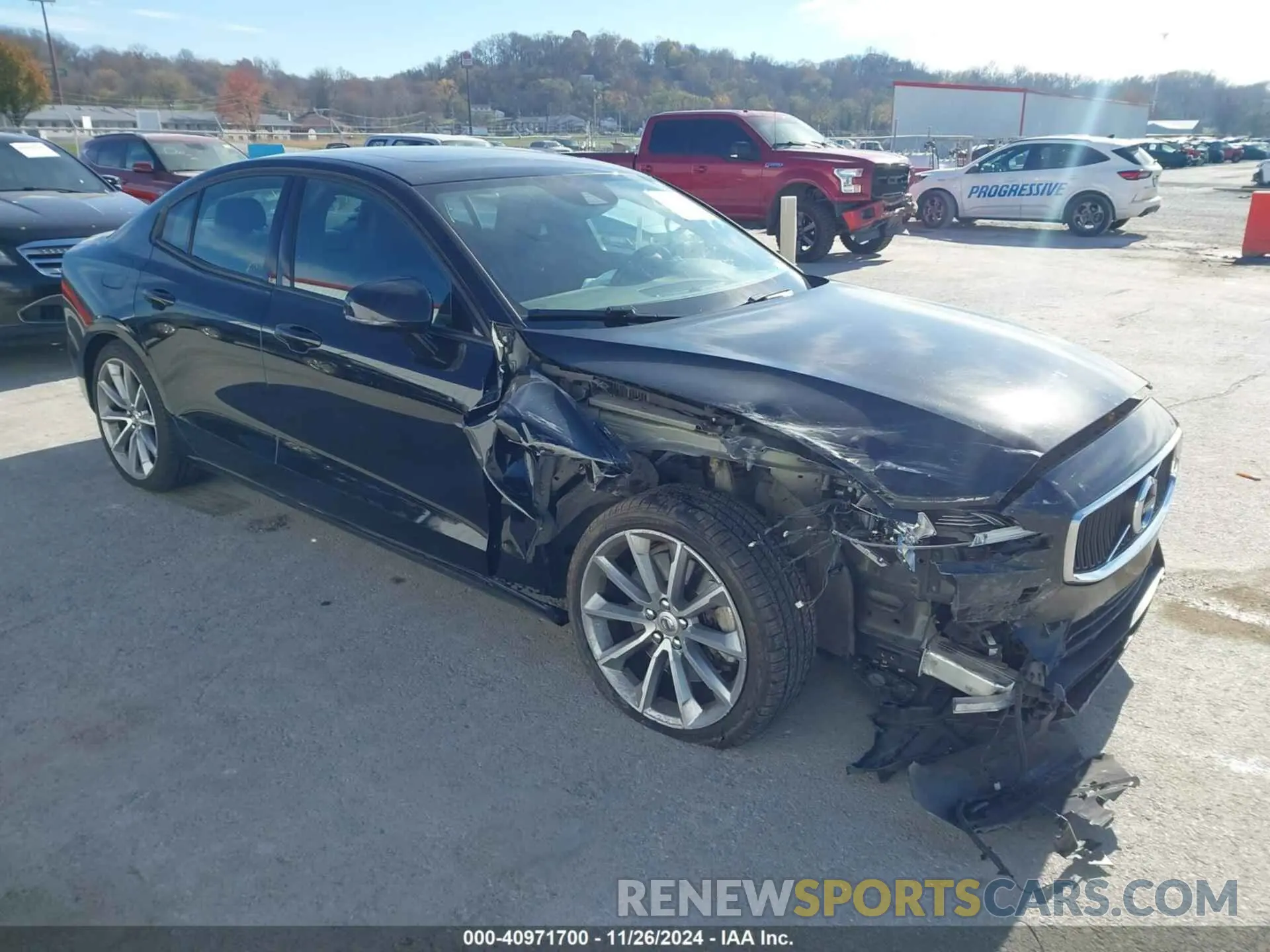 1 Photograph of a damaged car 7JRA22TK8LG066221 VOLVO S60 2020