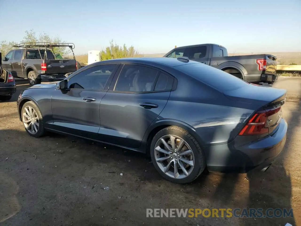 2 Photograph of a damaged car 7JRA22TK8LG072892 VOLVO S60 2020