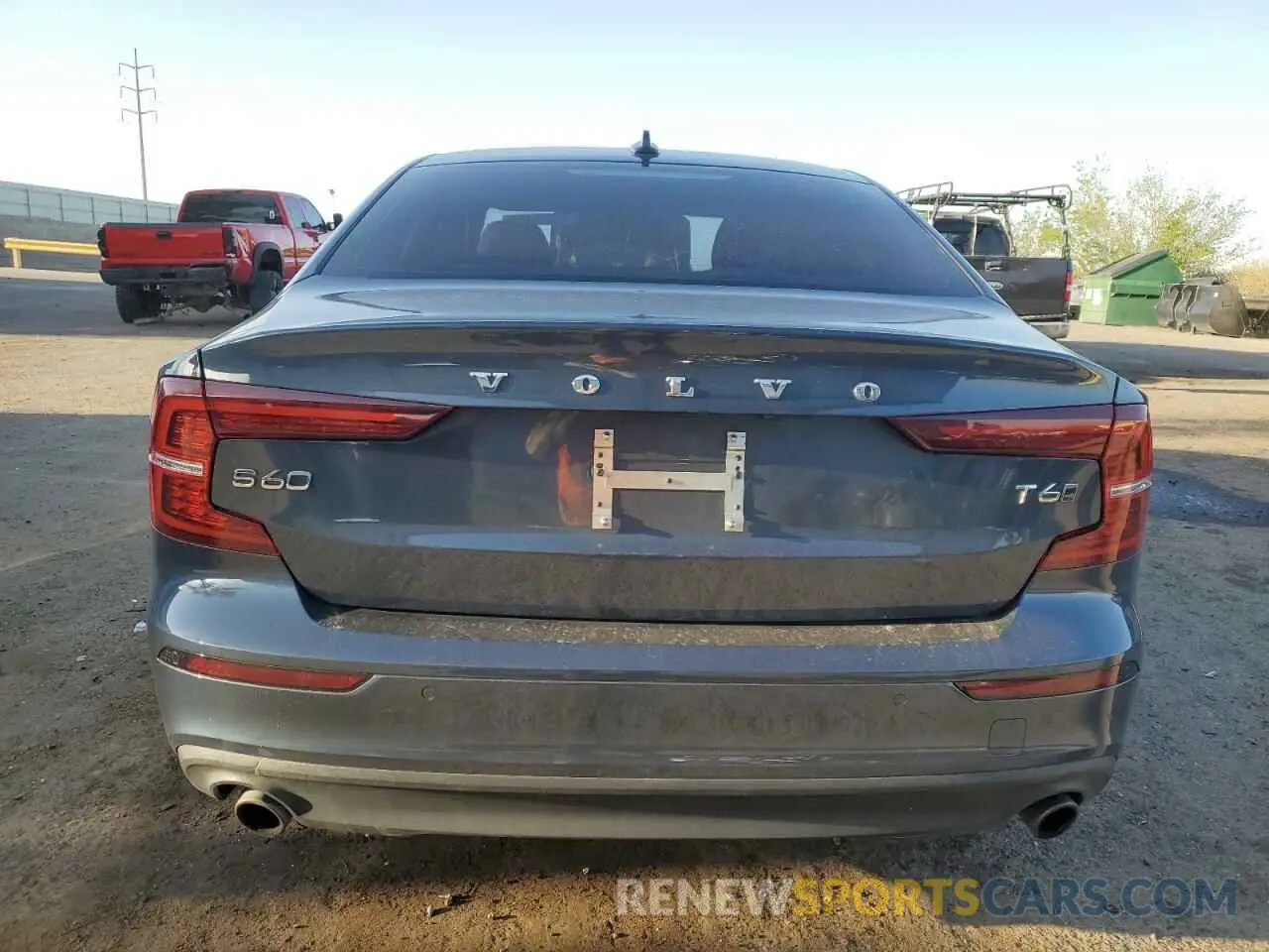 6 Photograph of a damaged car 7JRA22TK8LG072892 VOLVO S60 2020