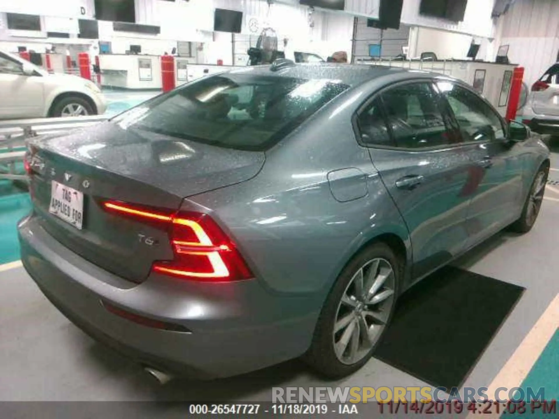 2 Photograph of a damaged car 7JRA22TKXLG040137 VOLVO S60 2020