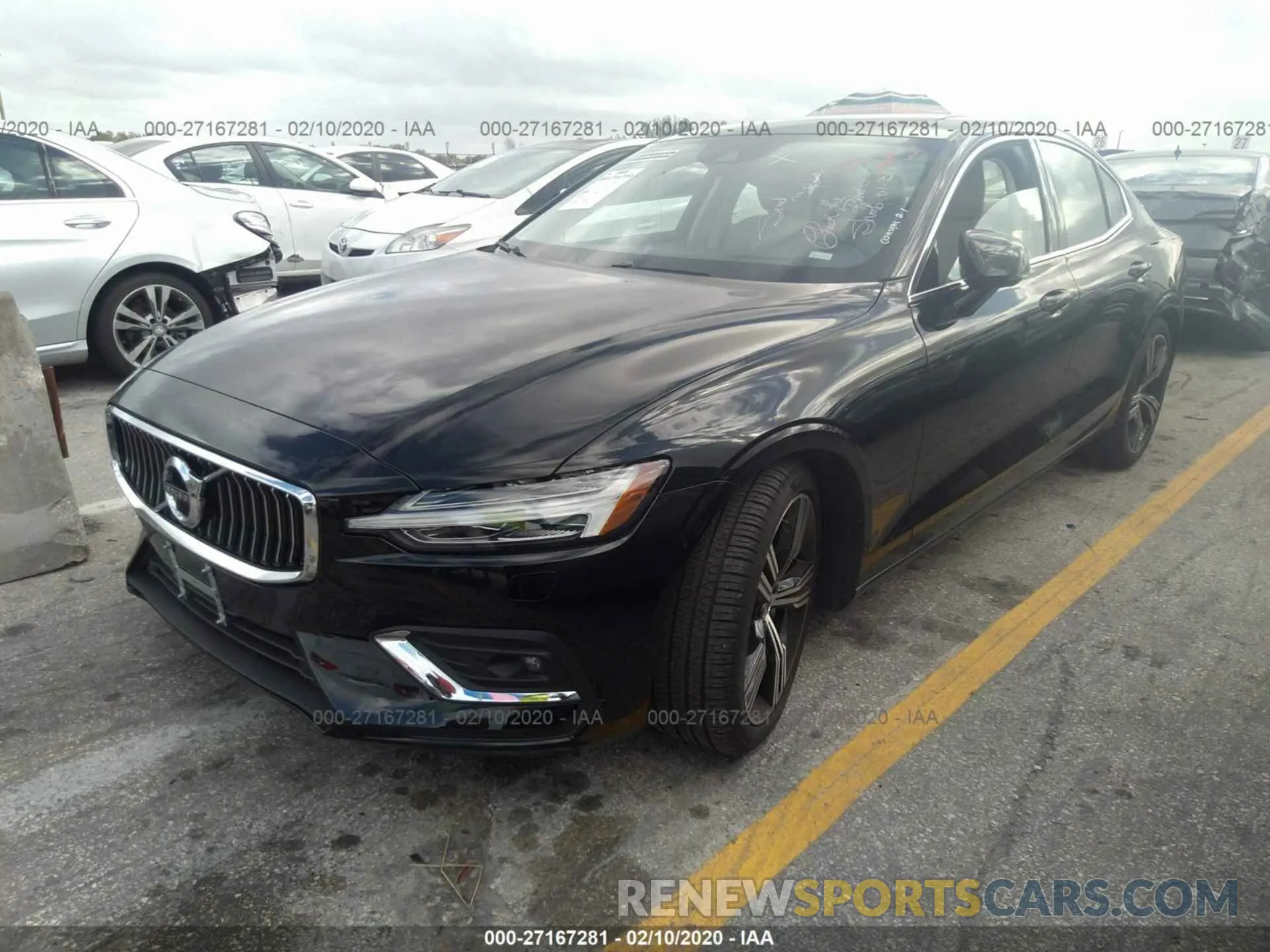 2 Photograph of a damaged car 7JRA22TL0LG036638 VOLVO S60 2020