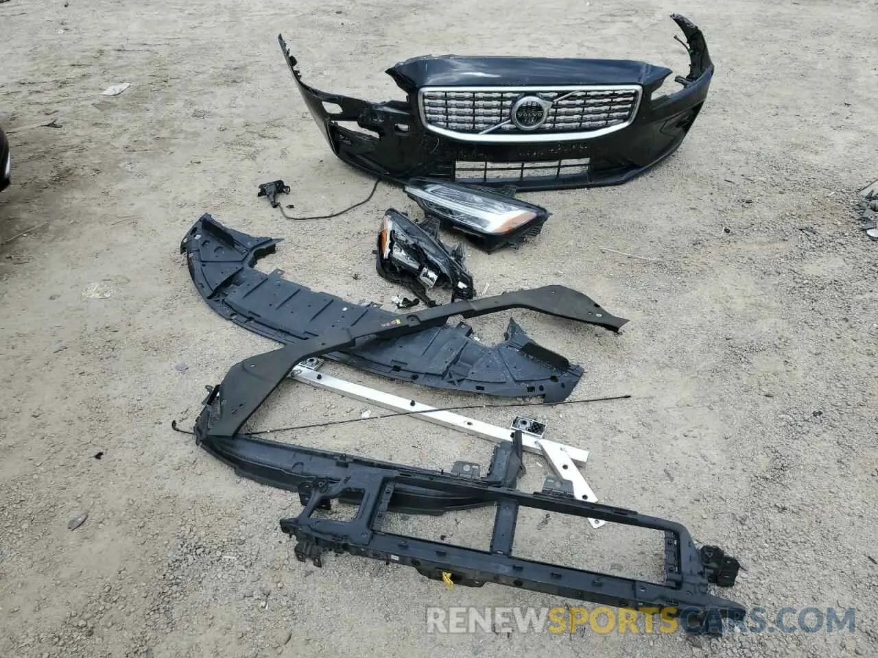 14 Photograph of a damaged car 7JRA22TM8LG037450 VOLVO S60 2020
