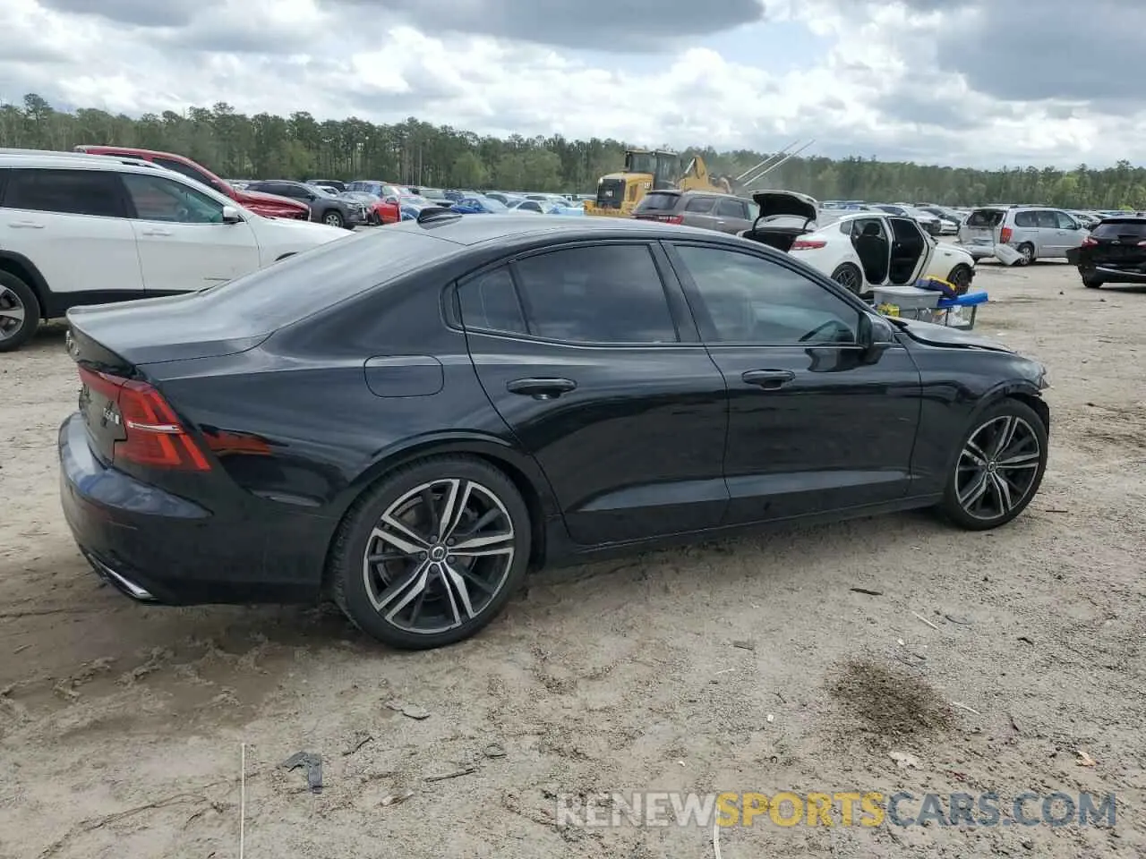 3 Photograph of a damaged car 7JRA22TM8LG037450 VOLVO S60 2020