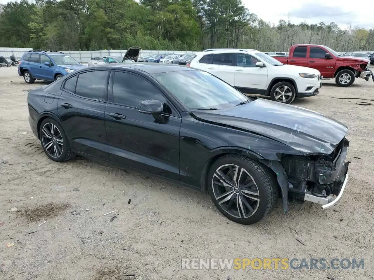 4 Photograph of a damaged car 7JRA22TM8LG037450 VOLVO S60 2020