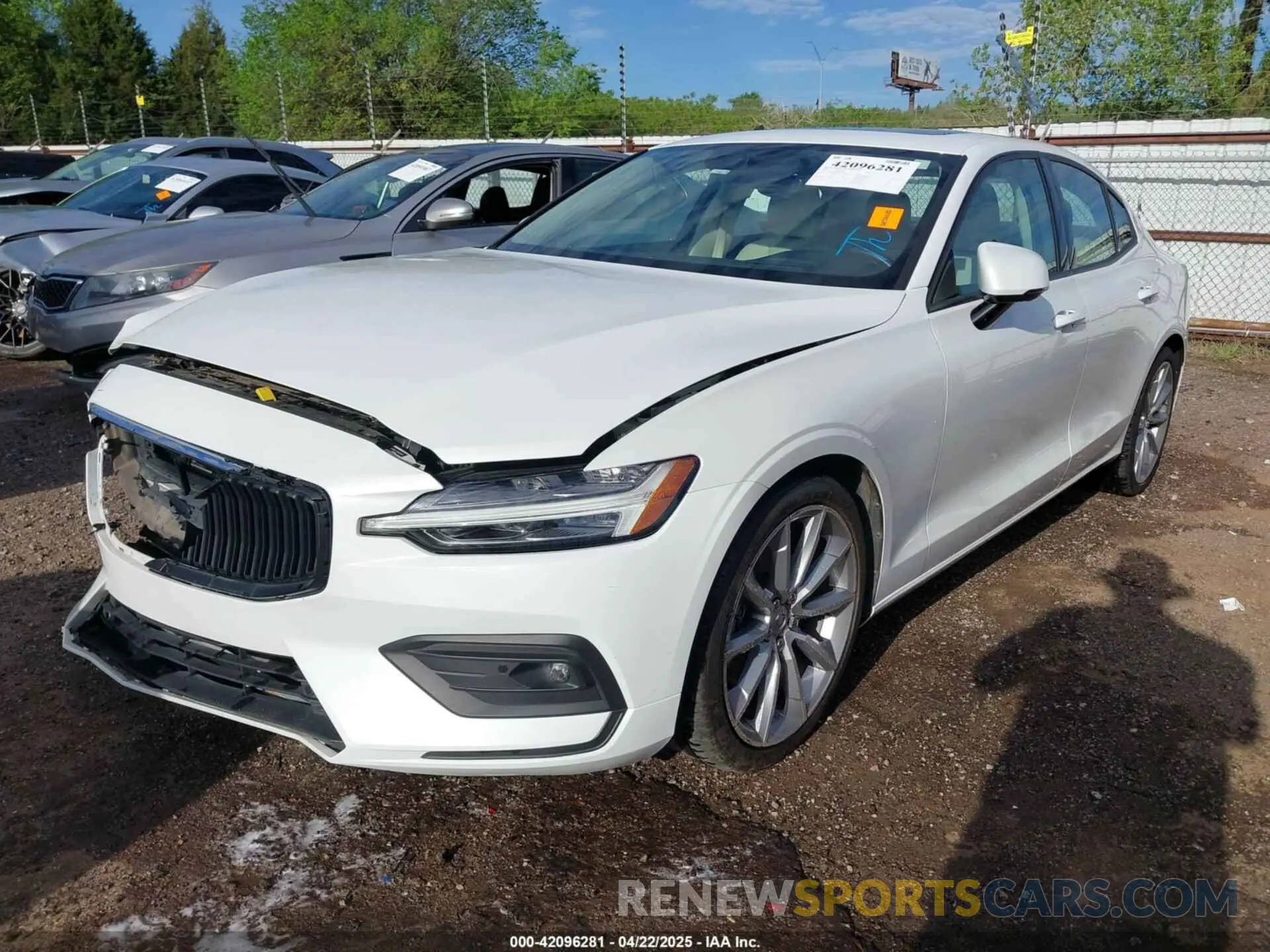 2 Photograph of a damaged car 7JR102FK0MG093996 VOLVO S60 2021
