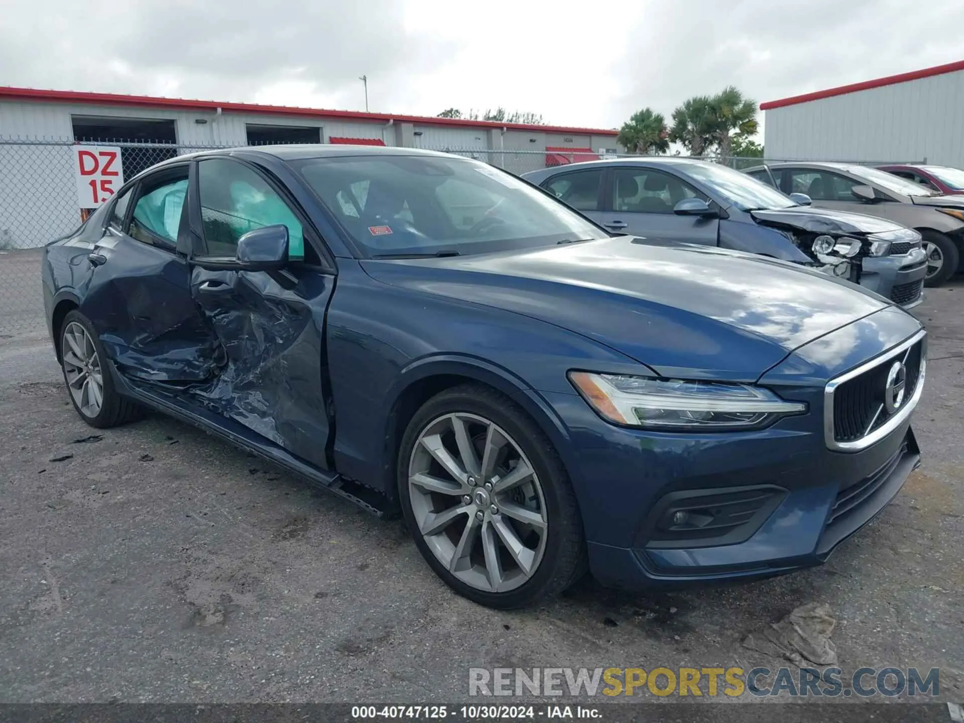 1 Photograph of a damaged car 7JR102FK2MG093353 VOLVO S60 2021