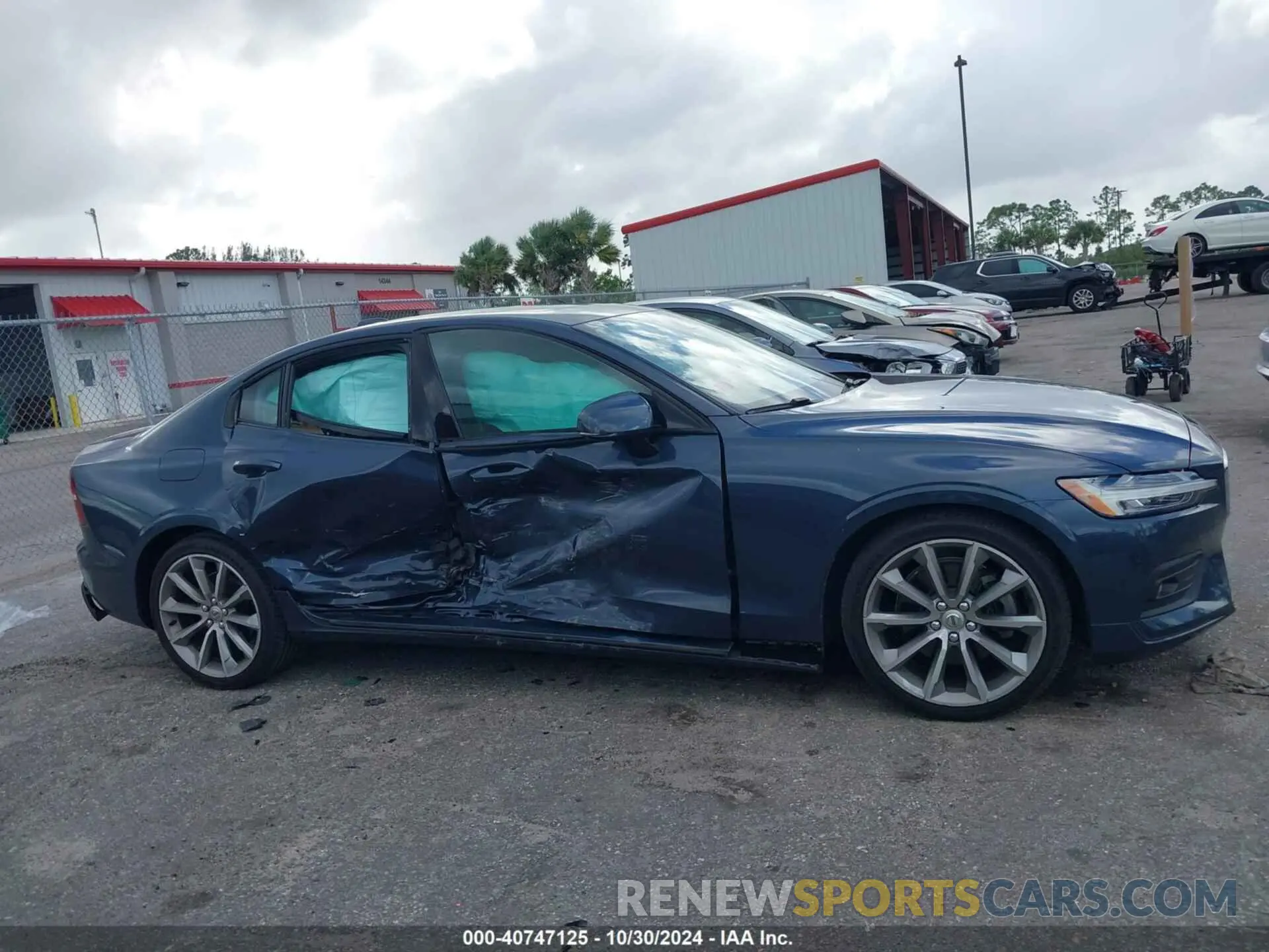 13 Photograph of a damaged car 7JR102FK2MG093353 VOLVO S60 2021