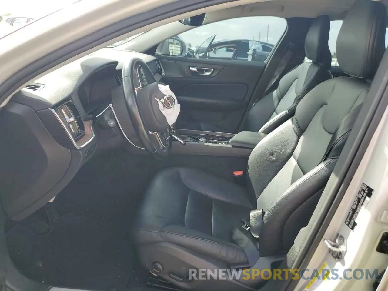 7 Photograph of a damaged car 7JR102FK4MG093760 VOLVO S60 2021
