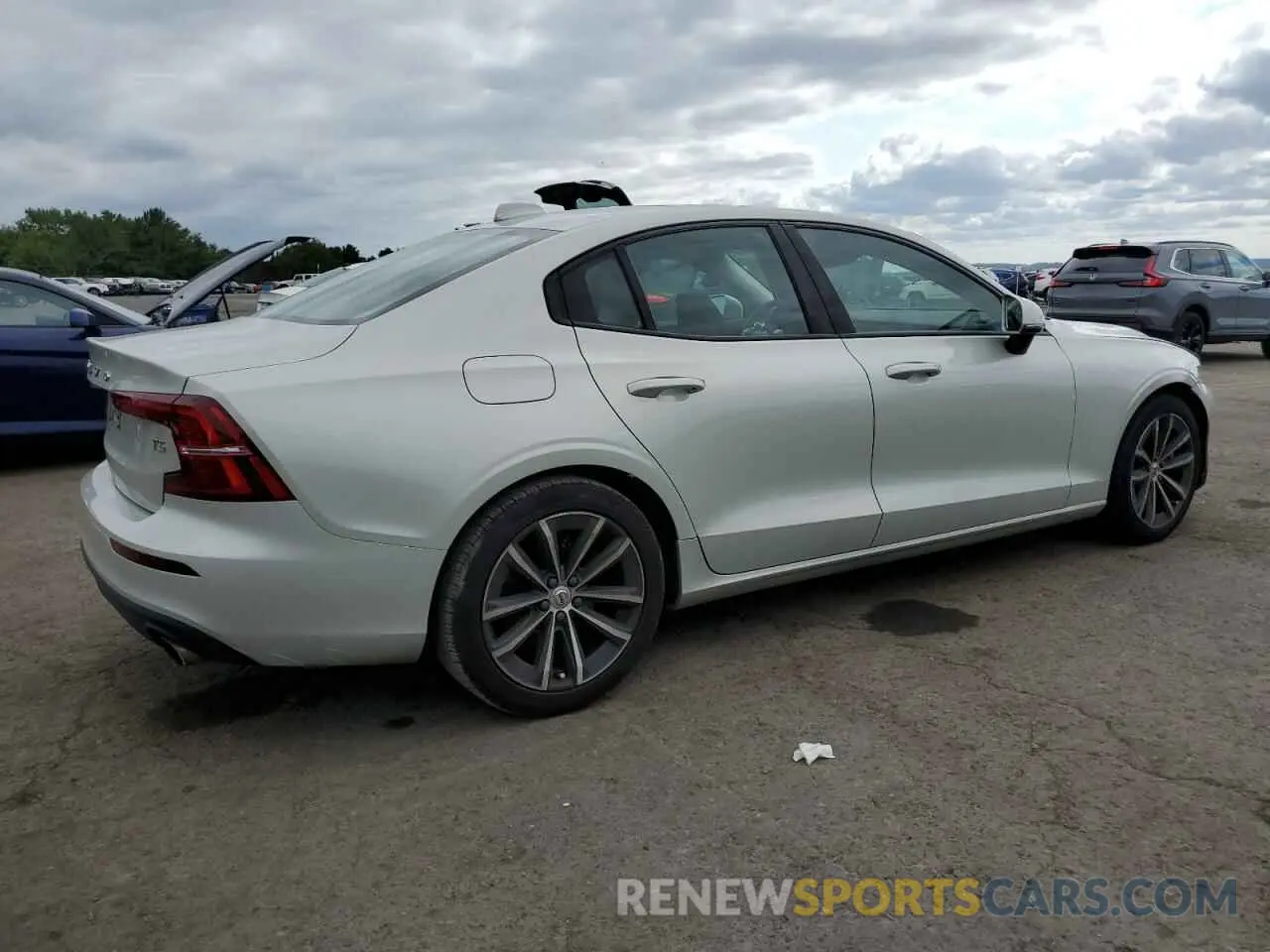 3 Photograph of a damaged car 7JR102FK5MG093492 VOLVO S60 2021