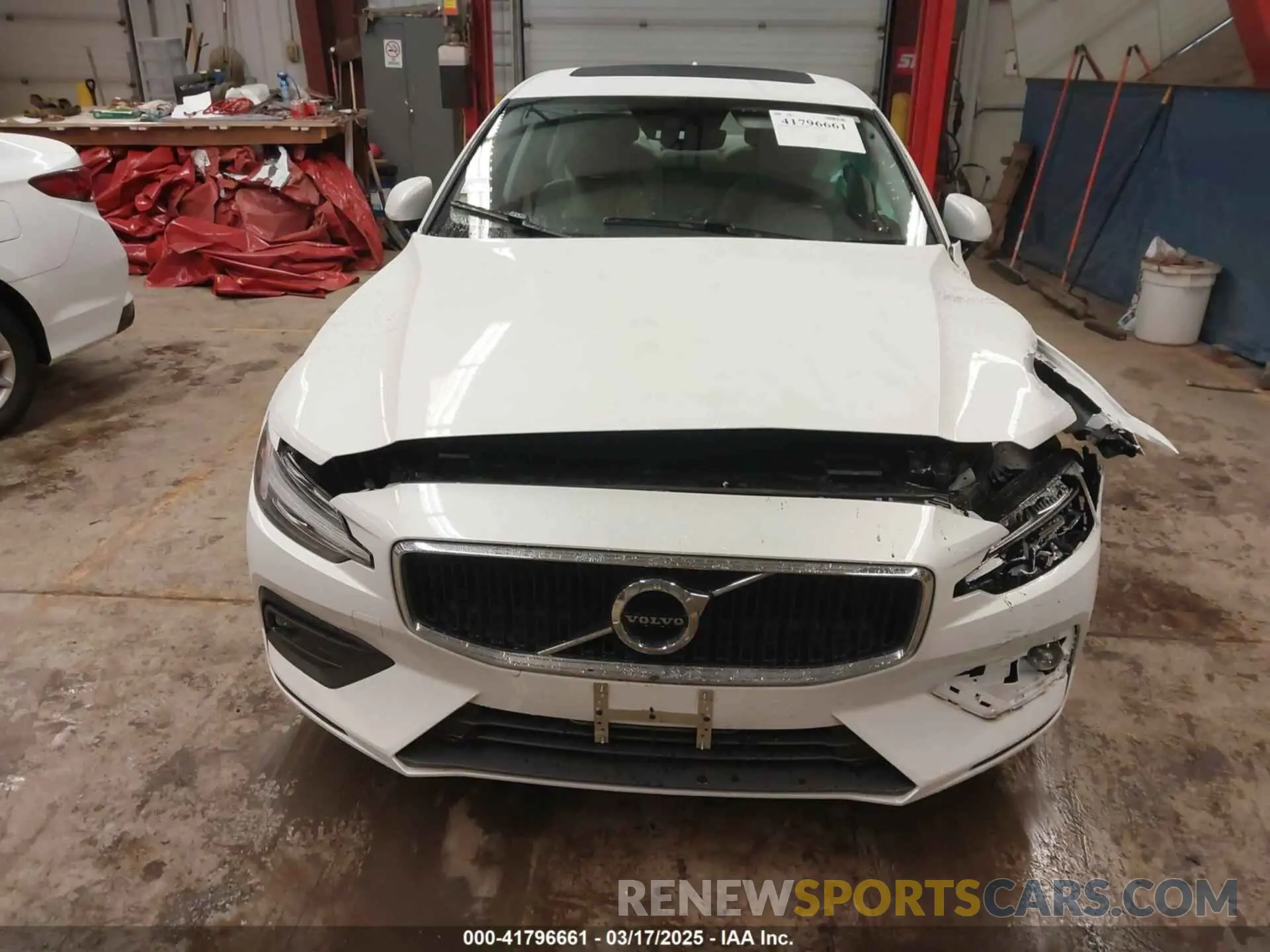 6 Photograph of a damaged car 7JR102FK7MG102659 VOLVO S60 2021
