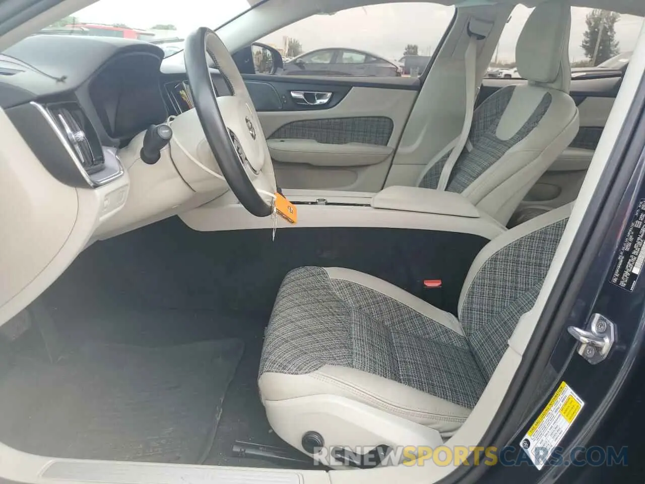 7 Photograph of a damaged car 7JR102FK9MG096704 VOLVO S60 2021