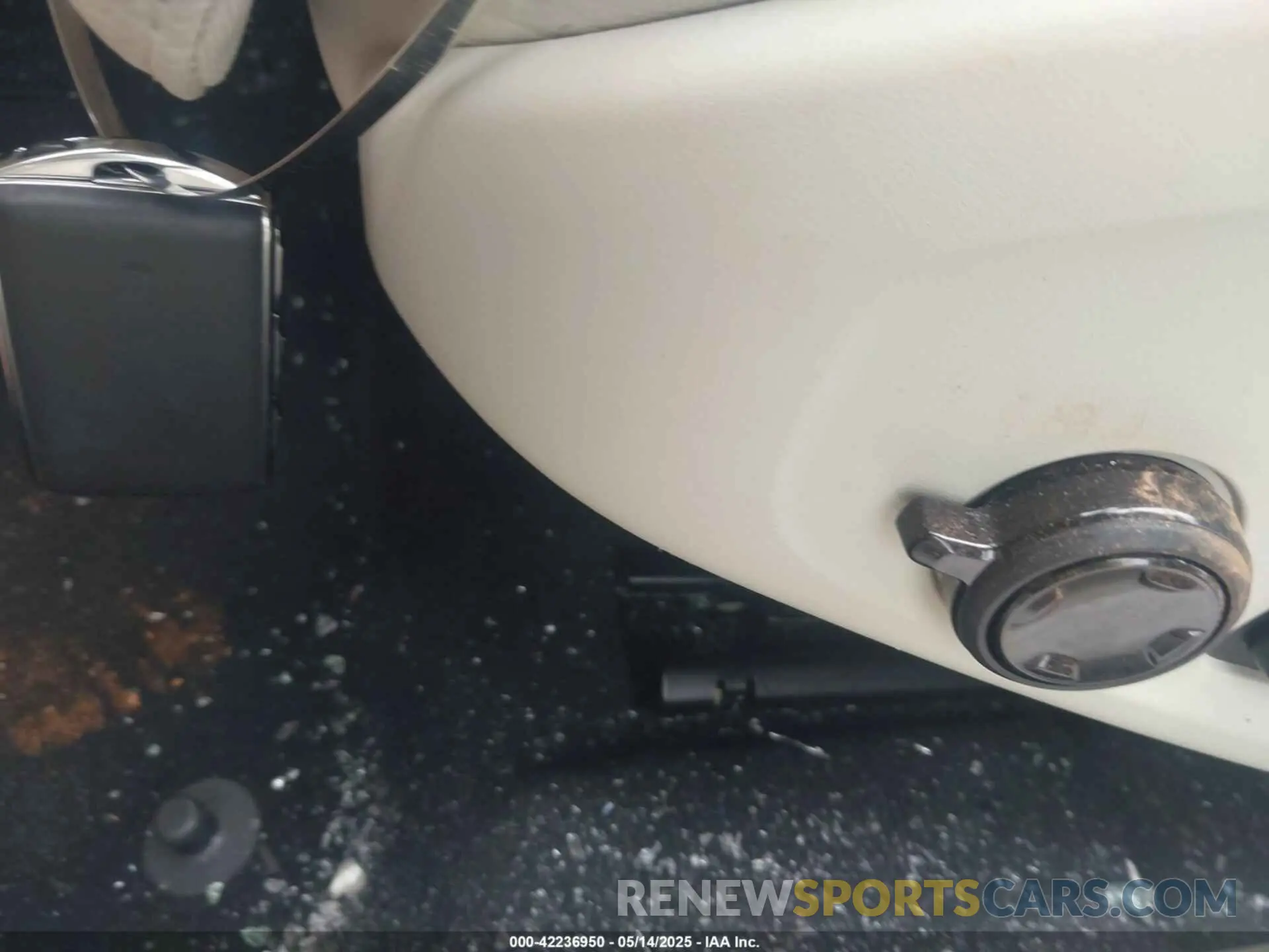 11 Photograph of a damaged car 7JR102FL3MG122965 VOLVO S60 2021