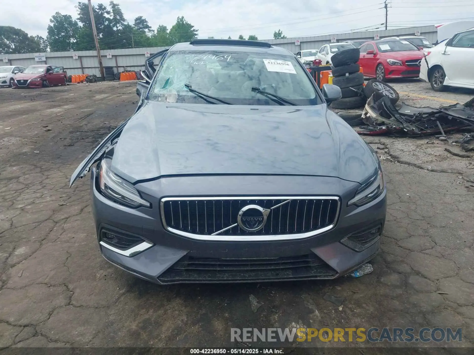 12 Photograph of a damaged car 7JR102FL3MG122965 VOLVO S60 2021