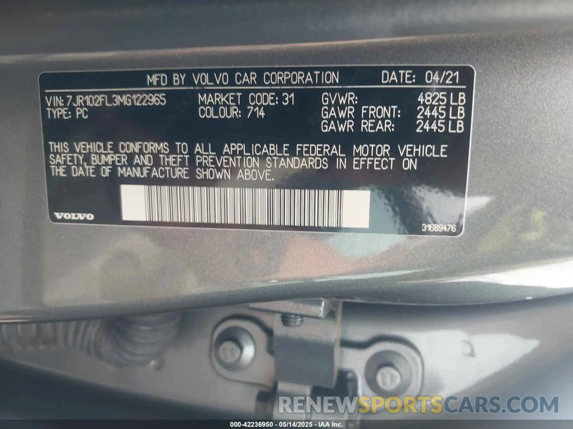 9 Photograph of a damaged car 7JR102FL3MG122965 VOLVO S60 2021