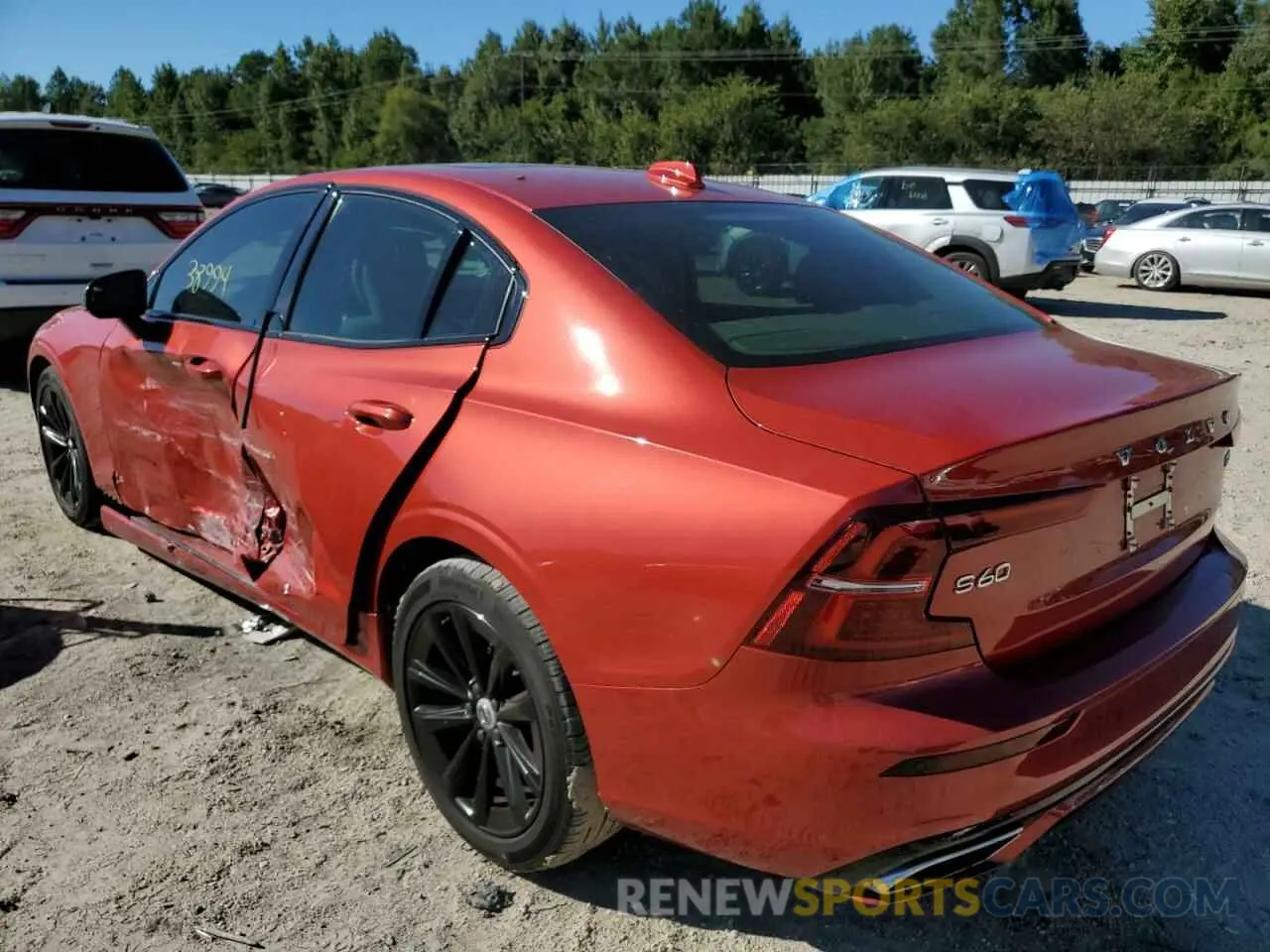 3 Photograph of a damaged car 7JR102FZ3MG108326 VOLVO S60 2021