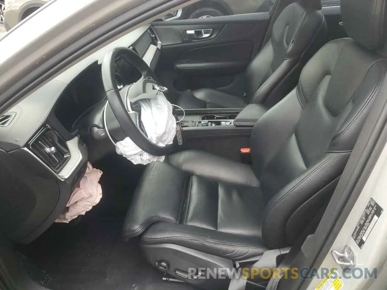 7 Фотография поврежденного автомобиля 7JR102TL4MG103653 VOLVO S60 2021
