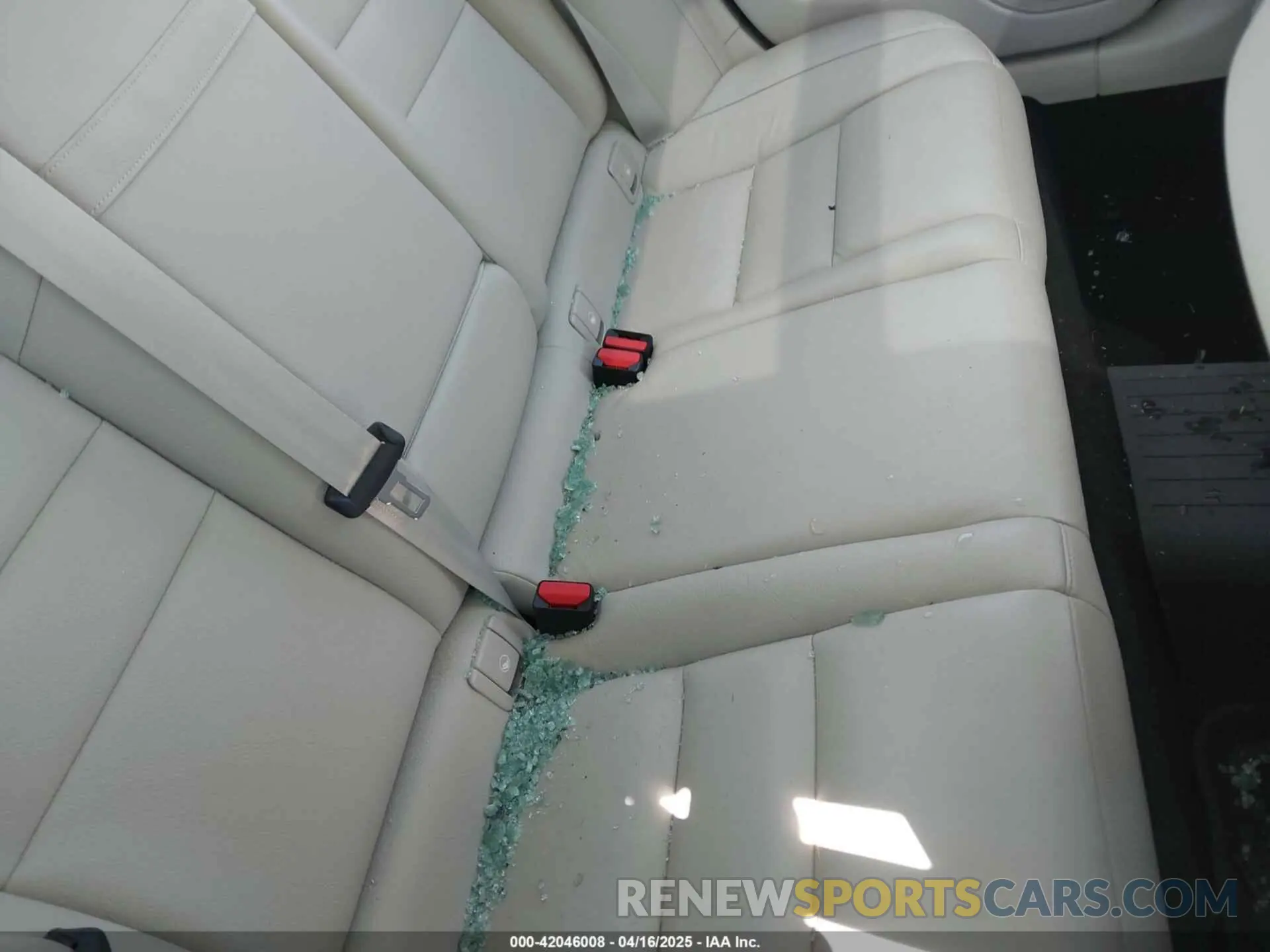 8 Photograph of a damaged car 7JR102TZ3MG112459 VOLVO S60 2021
