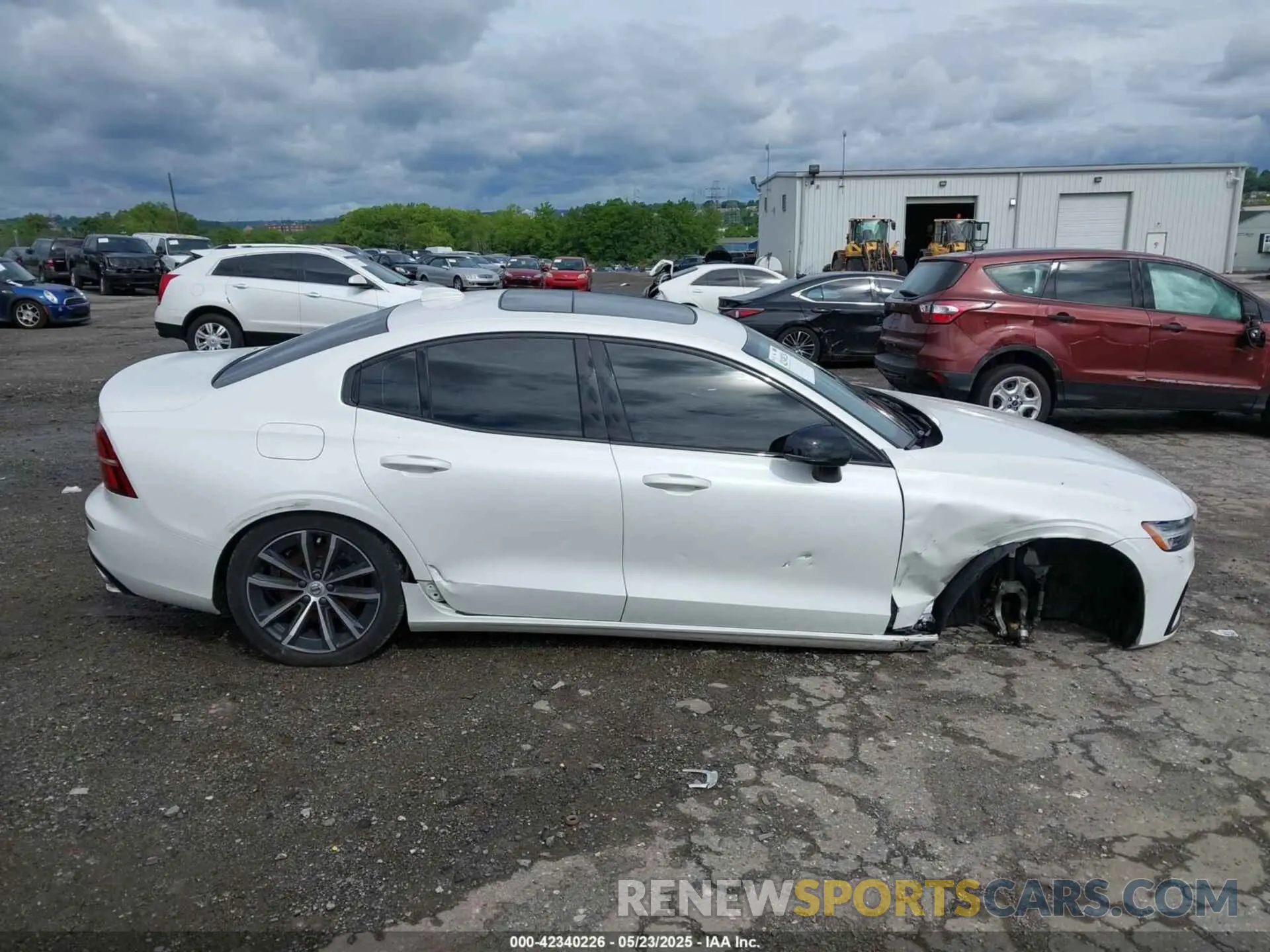 14 Фотография поврежденного автомобиля 7JR102TZ4MG117993 VOLVO S60 2021