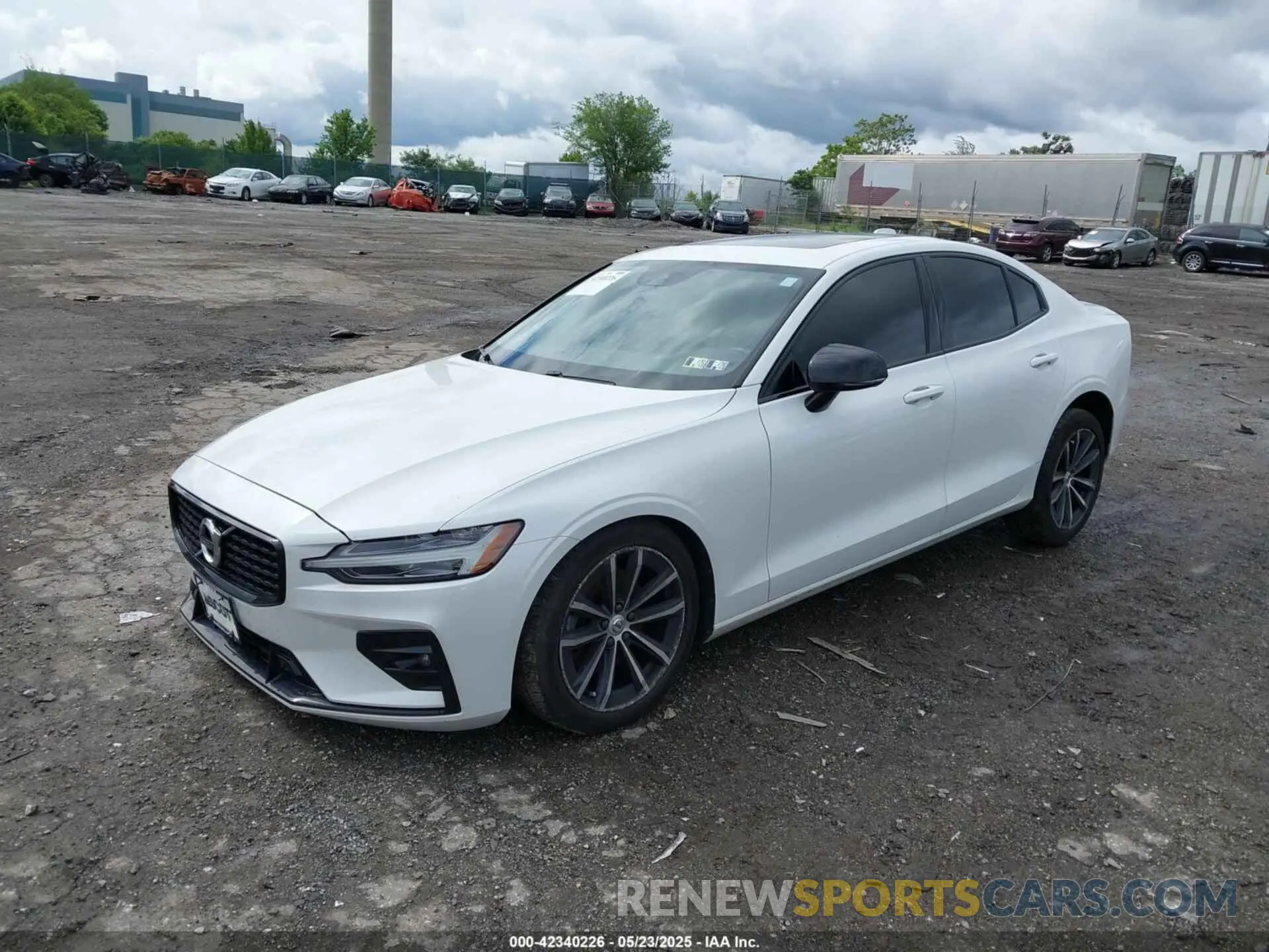 2 Фотография поврежденного автомобиля 7JR102TZ4MG117993 VOLVO S60 2021