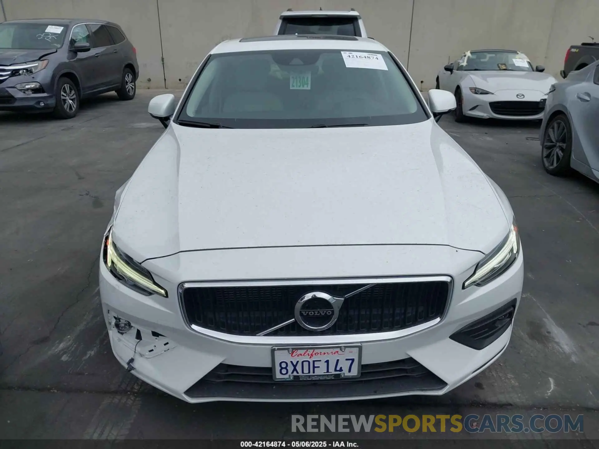 13 Photograph of a damaged car 7JRA22TK5MG094639 VOLVO S60 2021