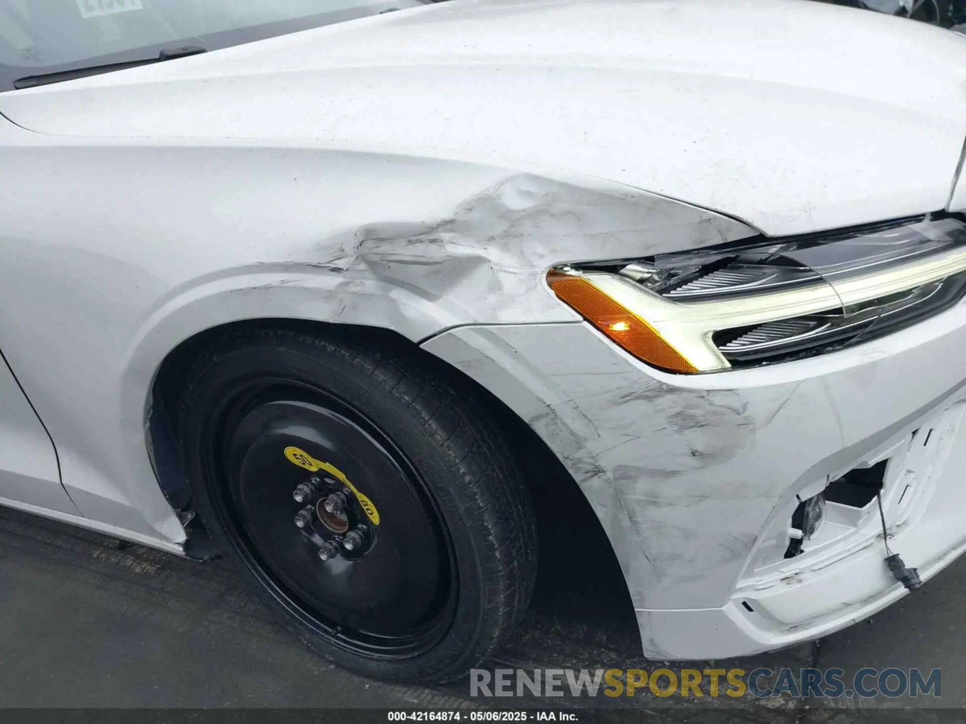 6 Photograph of a damaged car 7JRA22TK5MG094639 VOLVO S60 2021