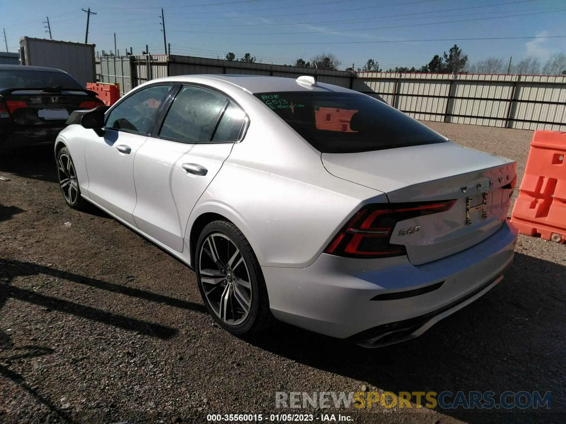 3 Фотография поврежденного автомобиля 7JRA22TM0MG080312 VOLVO S60 2021