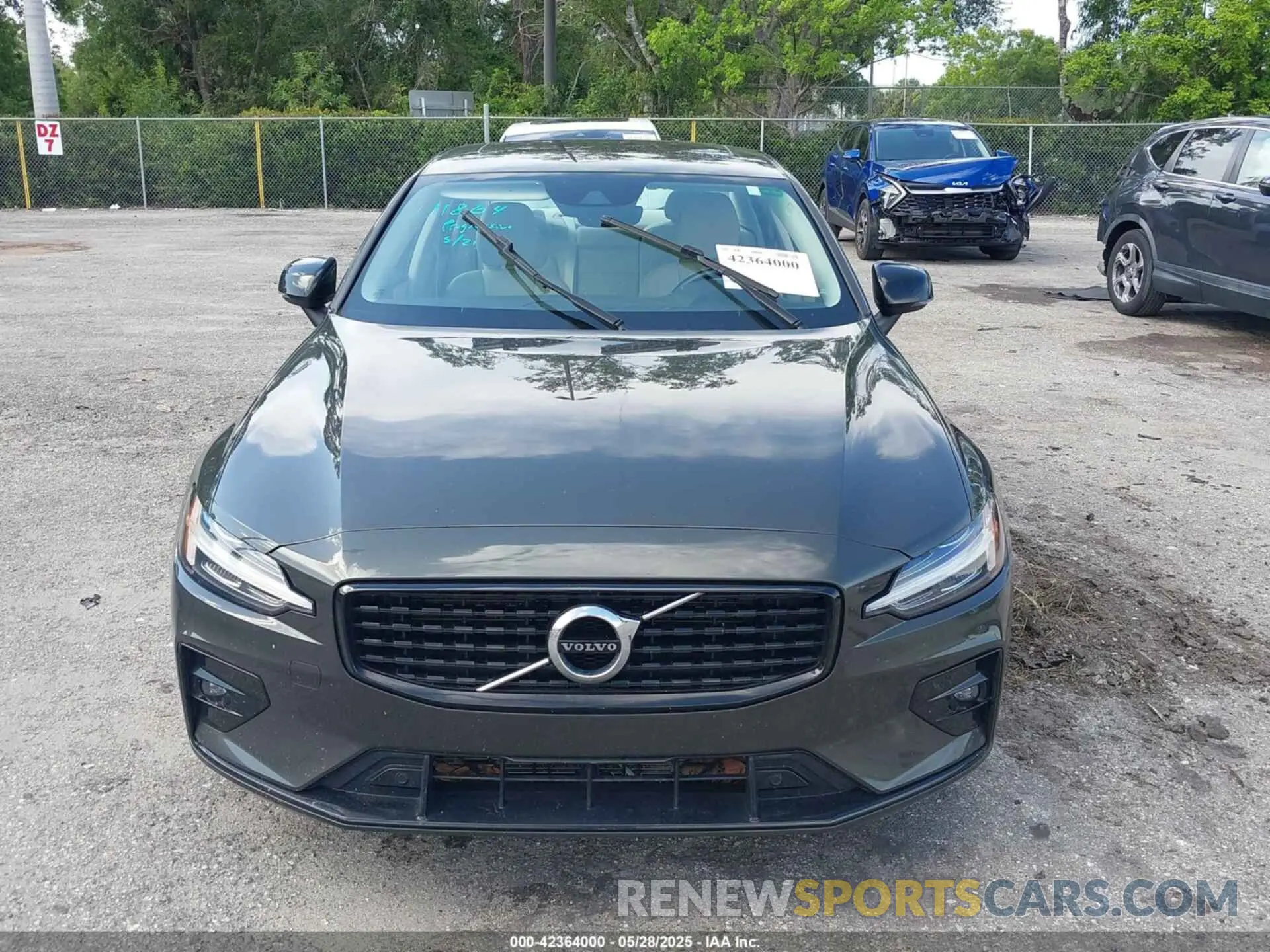 12 Фотография поврежденного автомобиля 7JRL12FZ1NG162991 VOLVO S60 2022