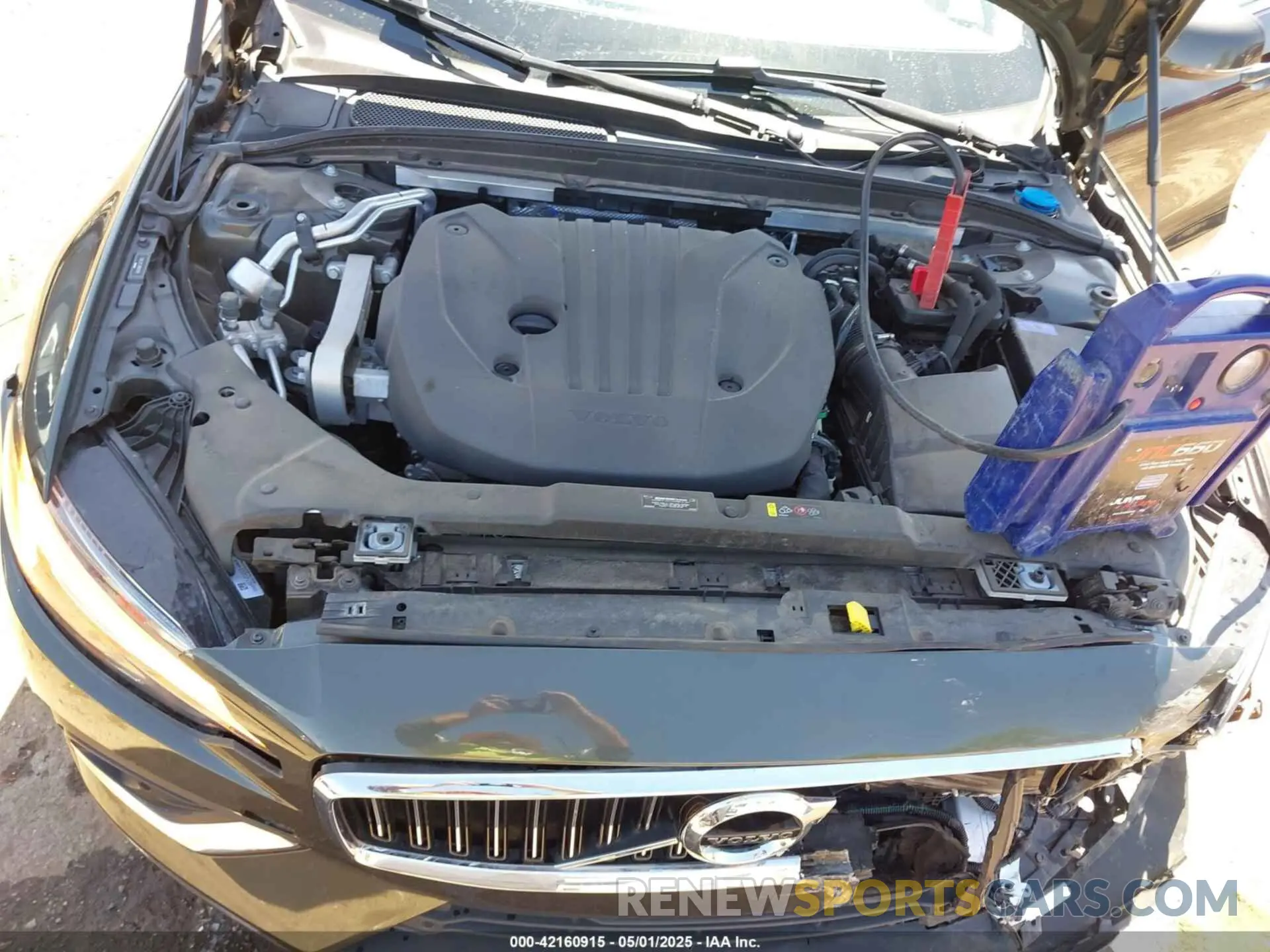 10 Photograph of a damaged car 7JRL12TL3NG162992 VOLVO S60 2022