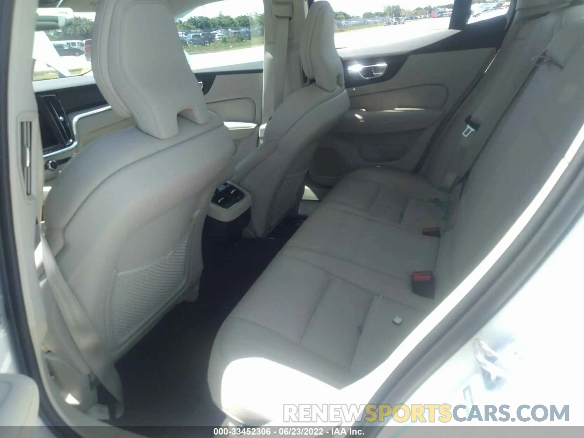 8 Photograph of a damaged car 7JRL12TL3NG177766 VOLVO S60 2022