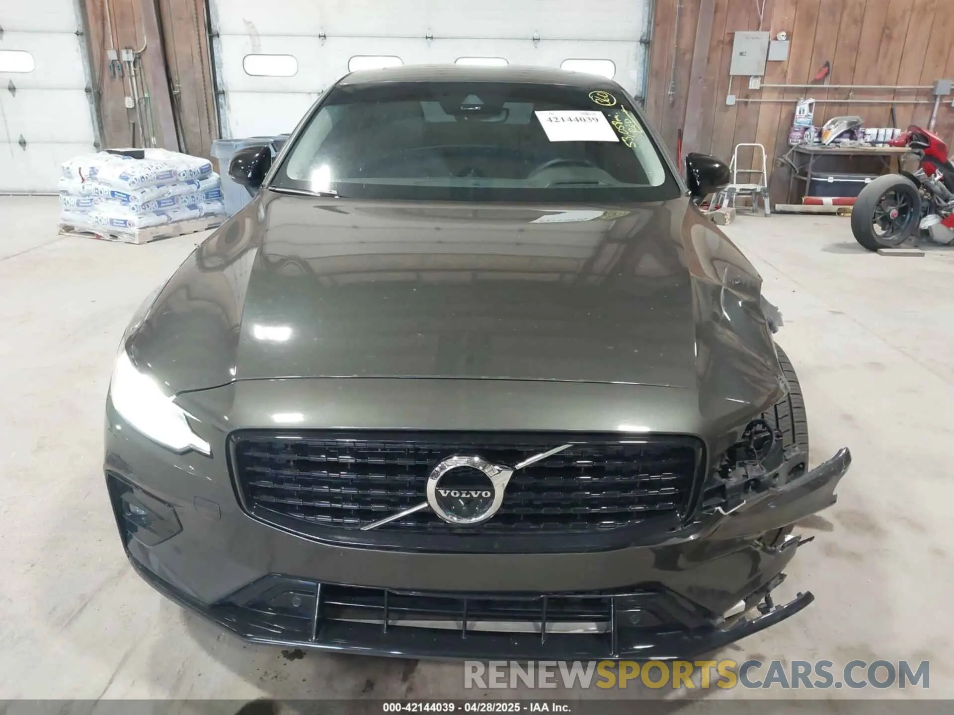 12 Photograph of a damaged car 7JRL12TZ1NG192240 VOLVO S60 2022