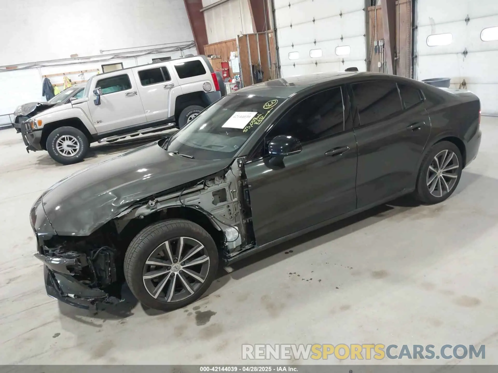 2 Photograph of a damaged car 7JRL12TZ1NG192240 VOLVO S60 2022