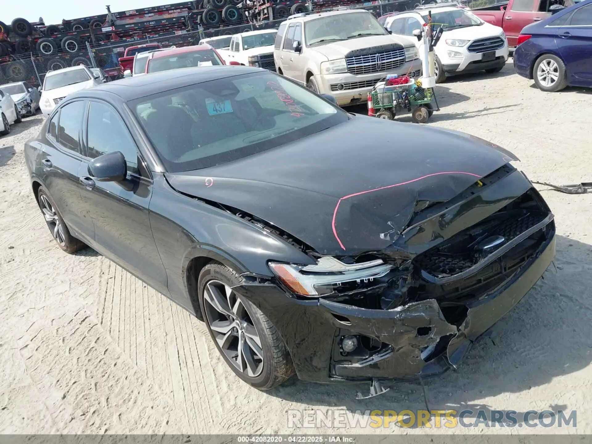 1 Photograph of a damaged car 7JRL12FV2PG234605 VOLVO S60 2023