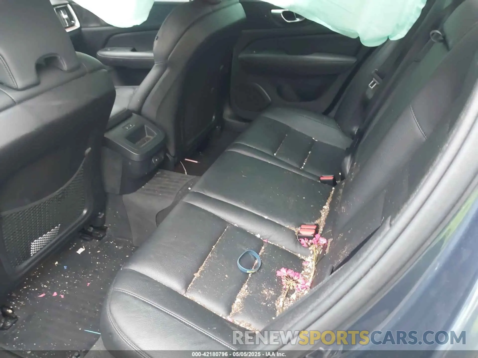 8 Фотография поврежденного автомобиля 7JRL12TW2PG234438 VOLVO S60 2023