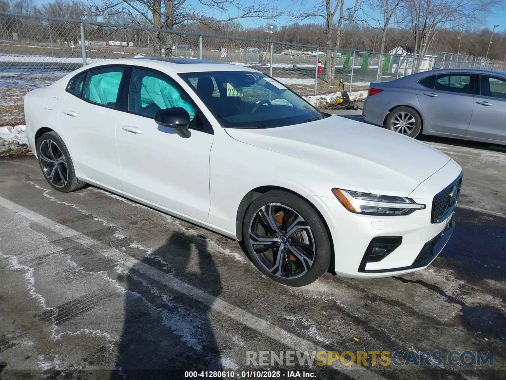 1 Фотография поврежденного автомобиля 7JRL12TW6PG227282 VOLVO S60 2023