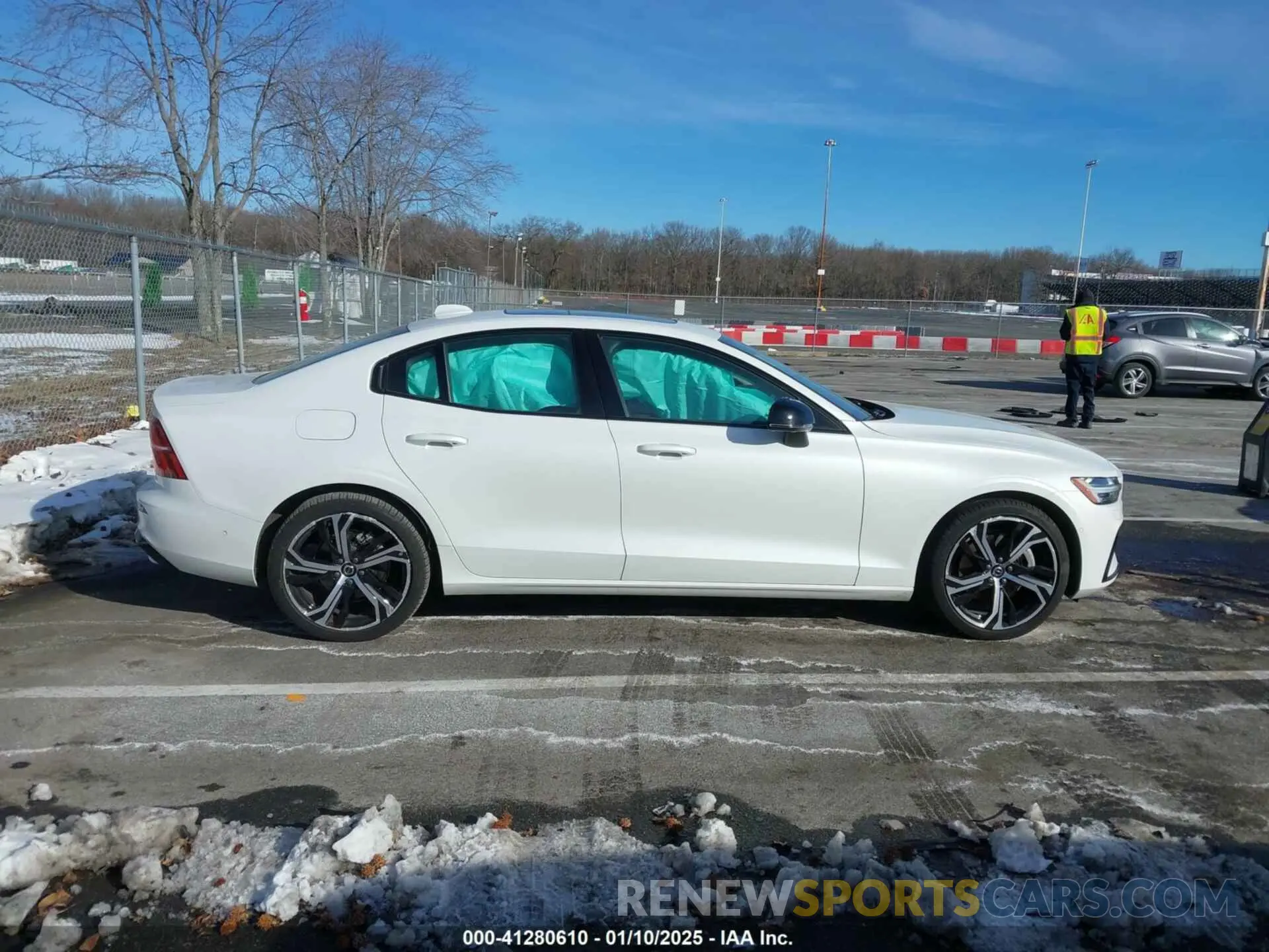 13 Фотография поврежденного автомобиля 7JRL12TW6PG227282 VOLVO S60 2023