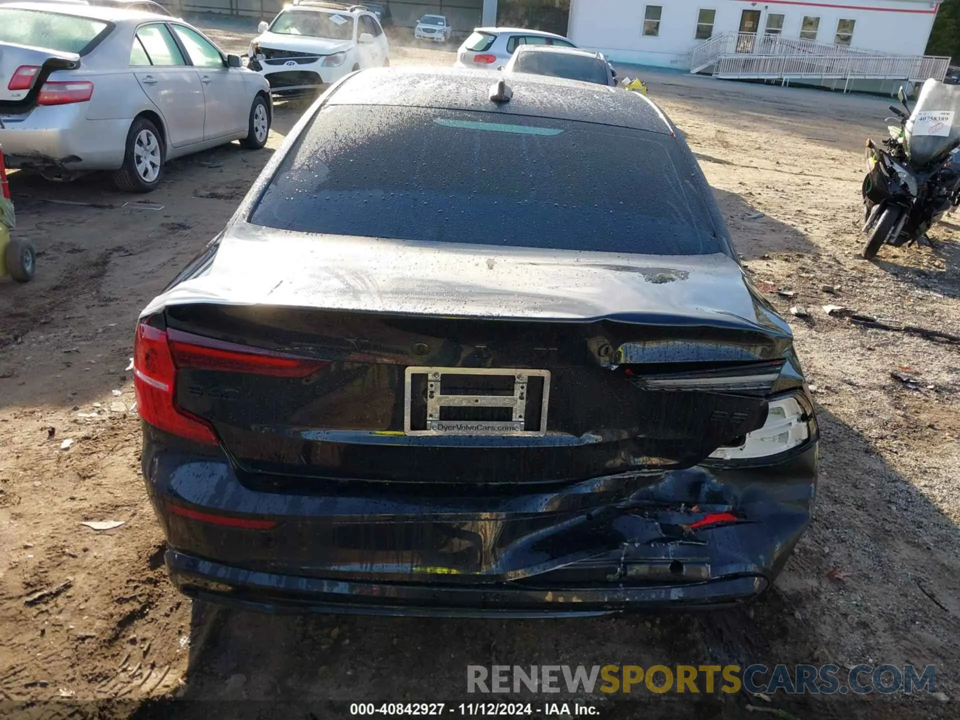 16 Photograph of a damaged car 7JRL12FH3RG288492 VOLVO S60 2024