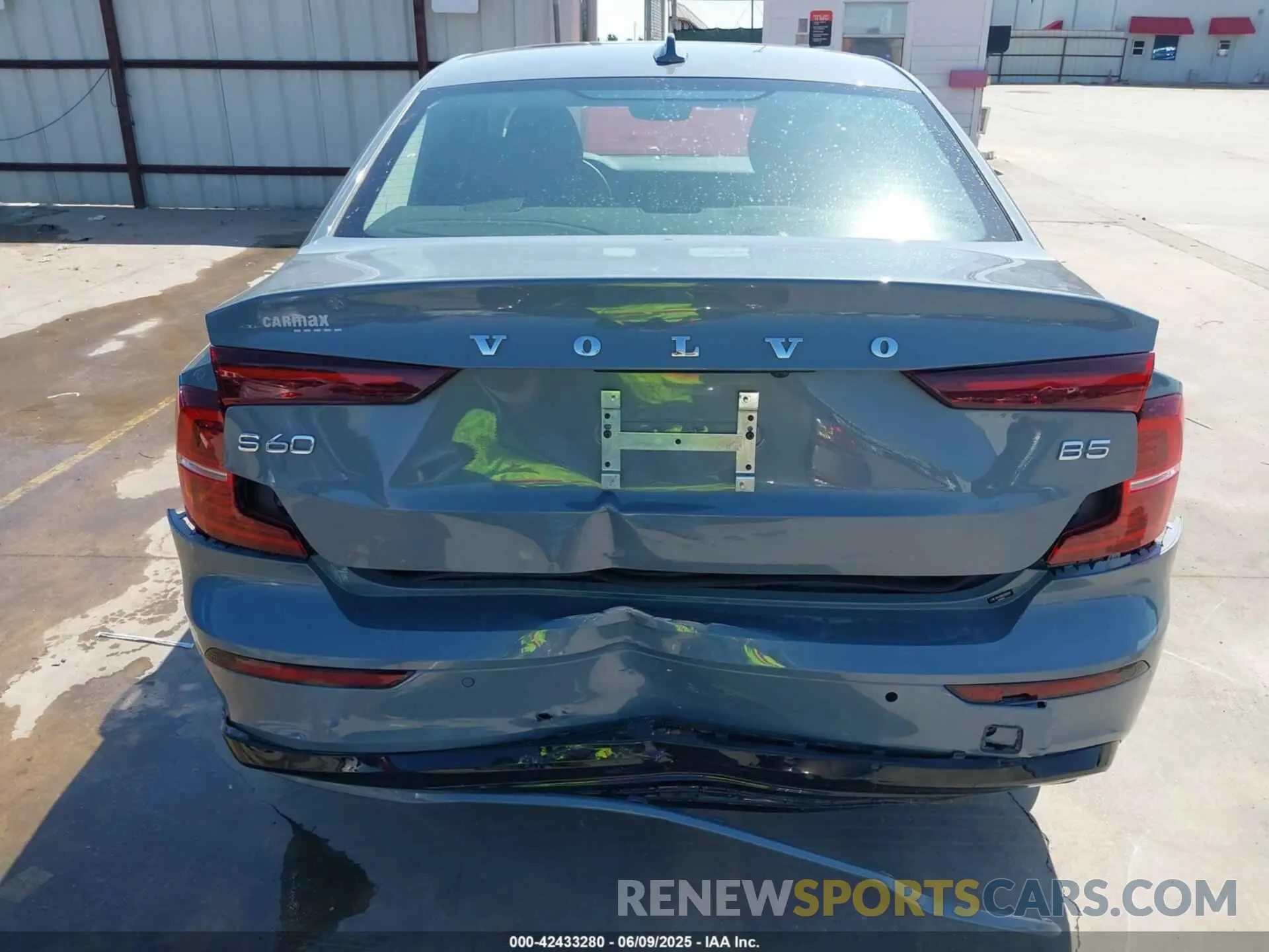 16 Photograph of a damaged car 7JRL12FK0RG320259 VOLVO S60 2024