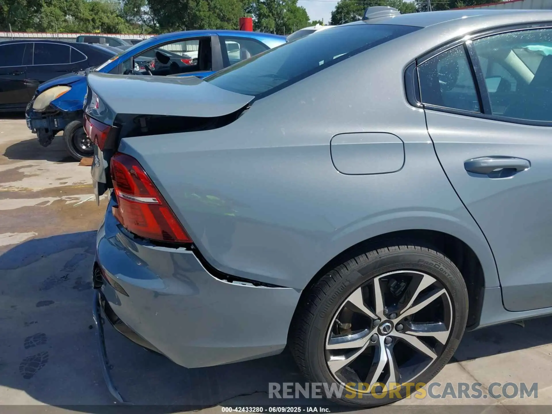 18 Photograph of a damaged car 7JRL12FK0RG320259 VOLVO S60 2024